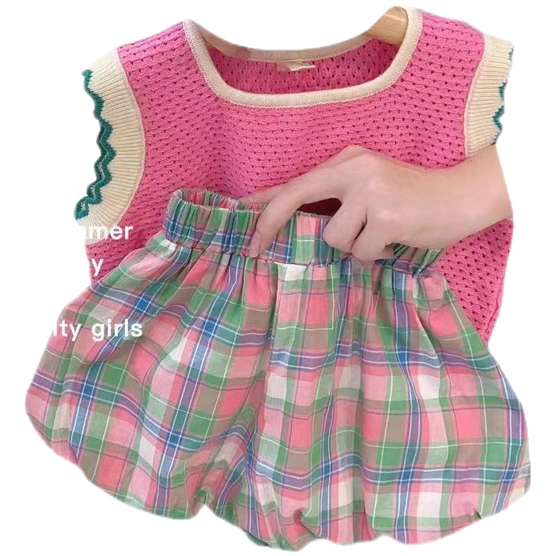 Korean-style children's summer fashion and trendy baby knitted vest, checked flower bud shorts two-piece set Item Picture