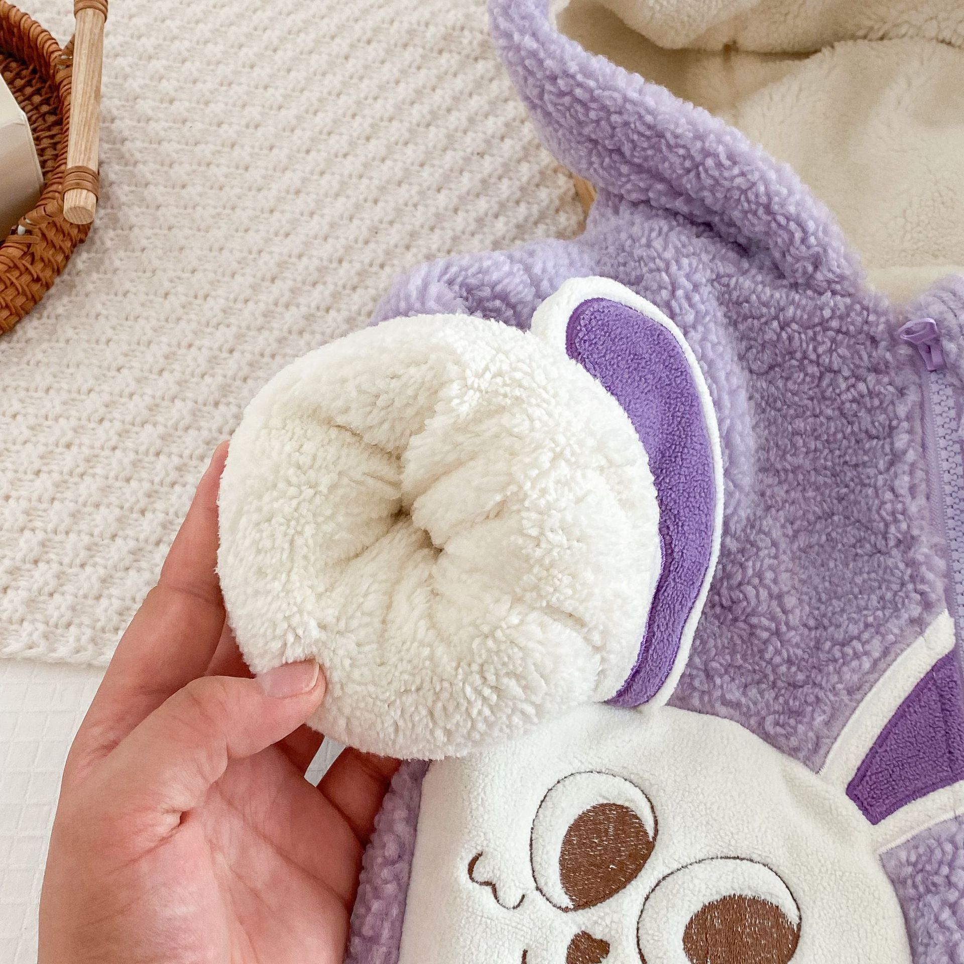 Baby super cute one-piece suit, 0-2 years old winter girl baby with fleece crawling suit, baby clothes, first birthday dress trend AL716 Application Scenario