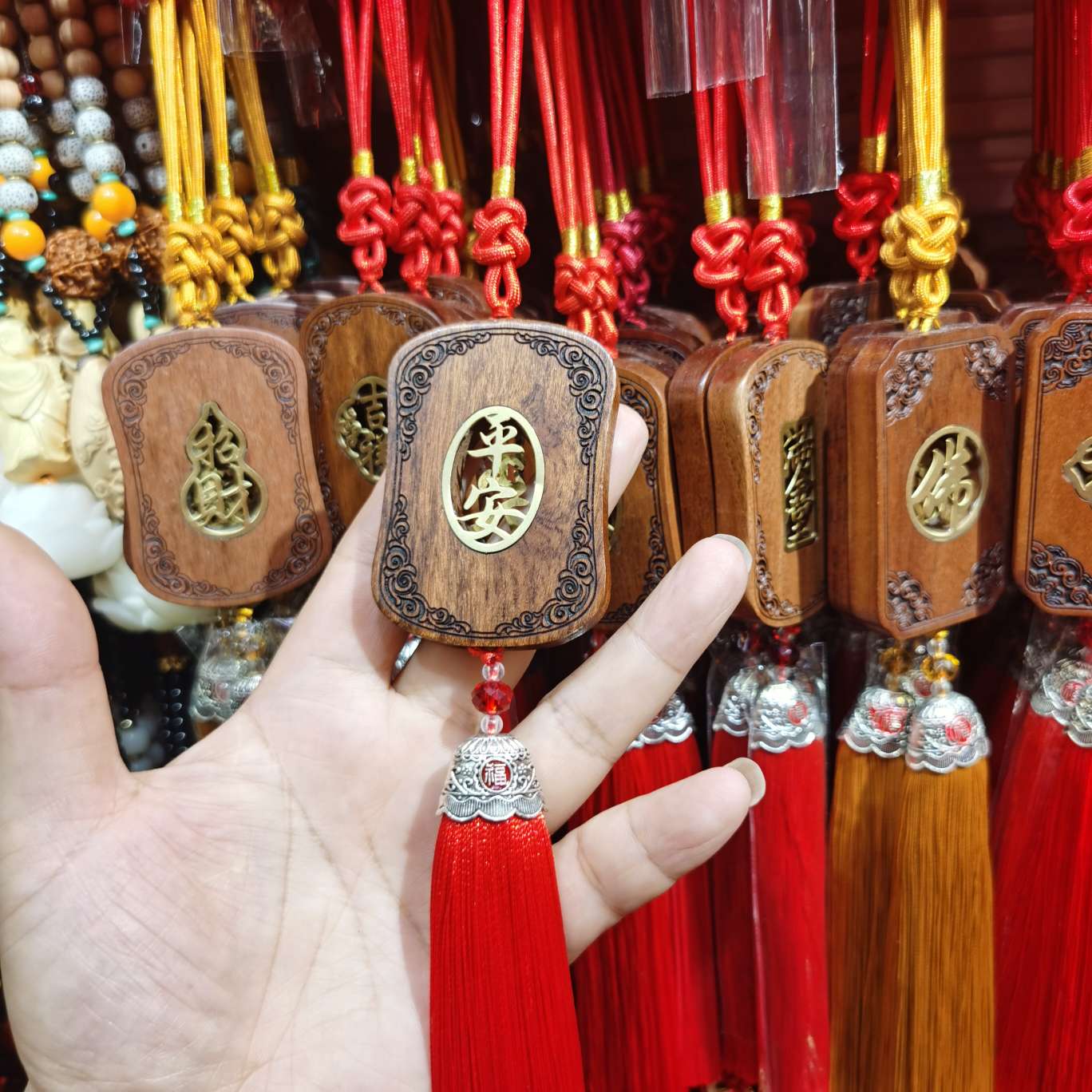 قطعة خشبية منوعة من الخشب الصلب من الخشب الخشبي في فندق بلازا بلازا detail image 4