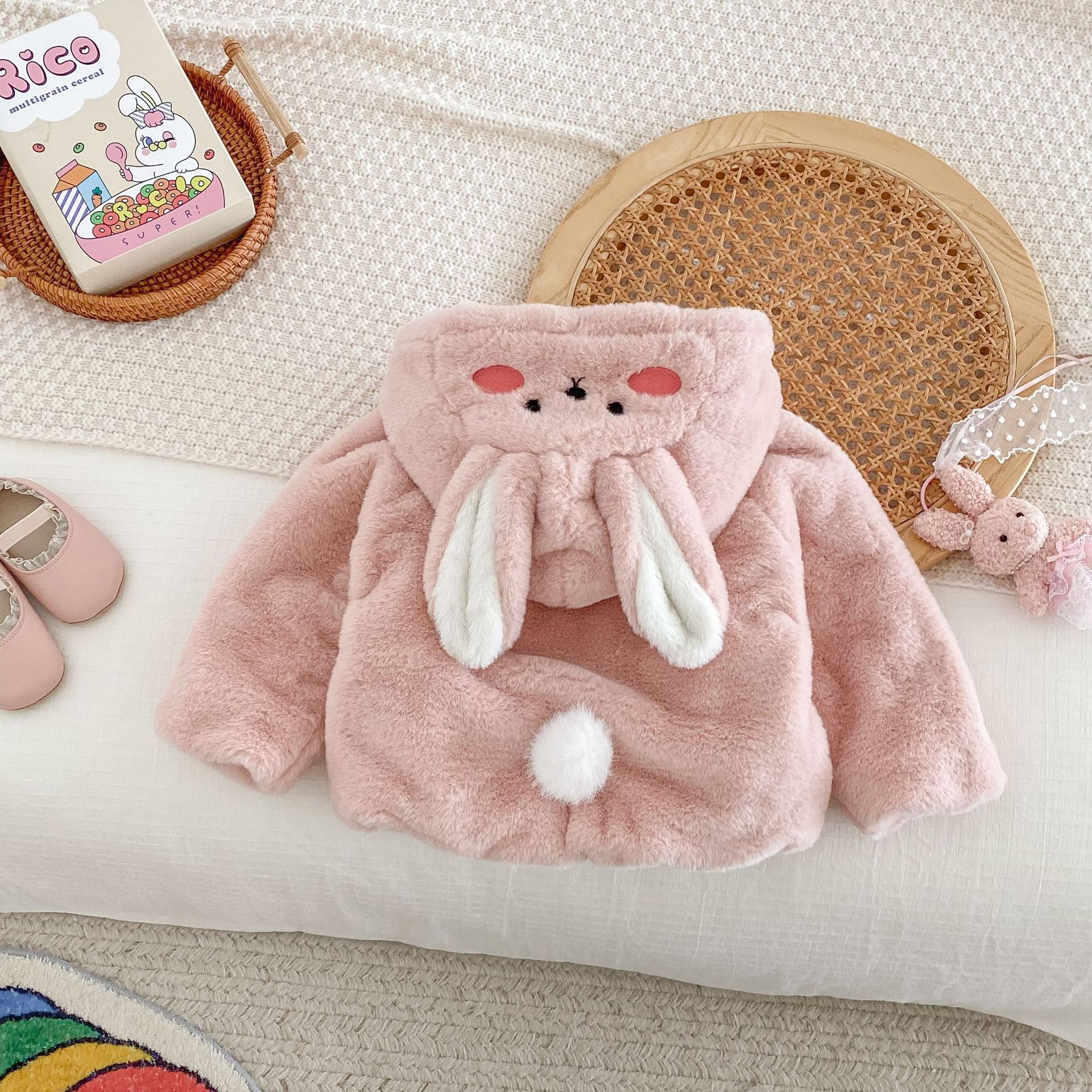 Korean-style children's fur coat, cute and stylish hooded top for winter girls aged 0-5, trendy children's winter clothing AY247 full figure