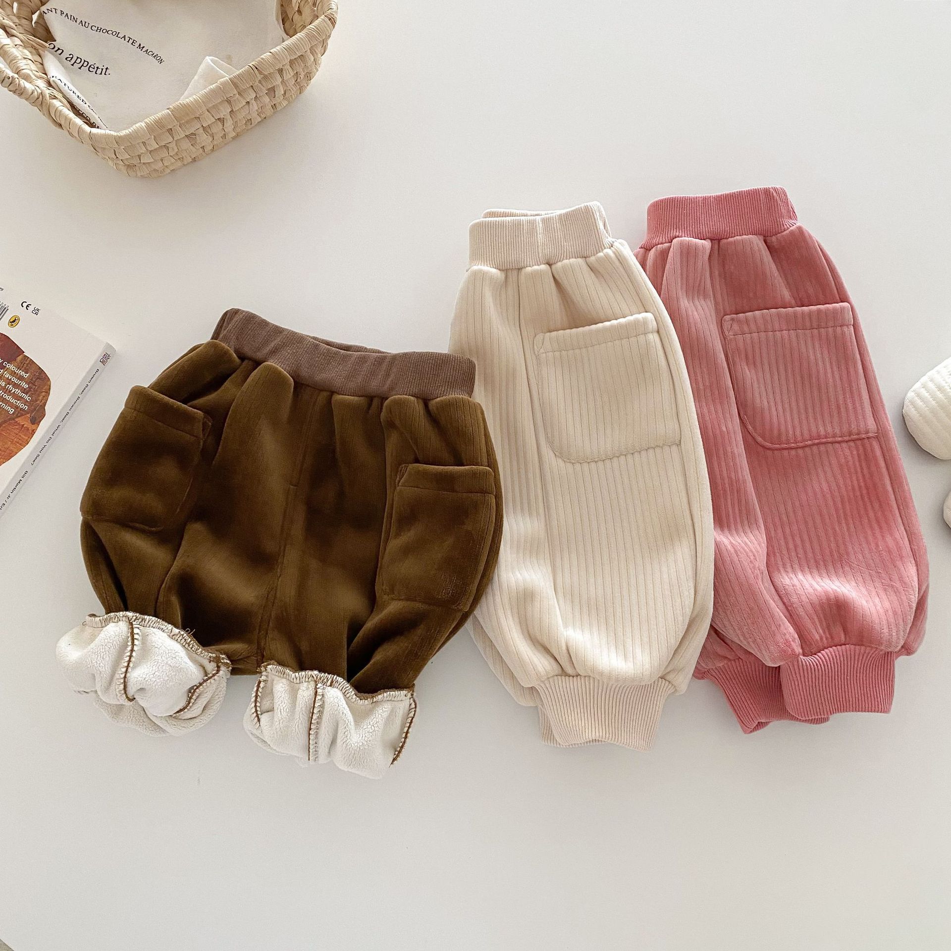 Children's fleece casual pants, 0-5 years old winter girls' fashionable solid color thickened pants, baby warm winter clothing AK414 details Picture