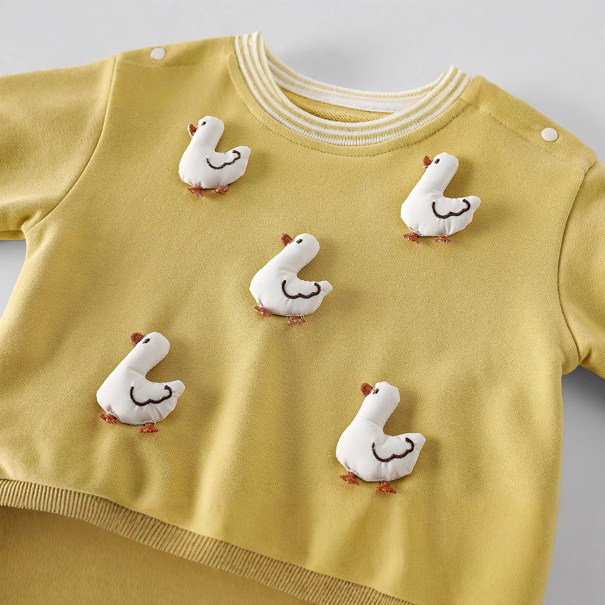 The 2025 new autumn children's doll set: A stylish little rabbit hoodie for girls and a little duck hoodie for boys. This two-piece set is trendy Application Scenario