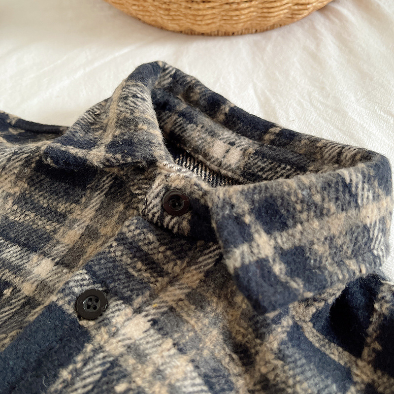 The new Korean-style brushed plaid shirt for the autumn and winter of 2024 is stylish for boys. The thickened plaid children's top is a trendy coat Application Scenario