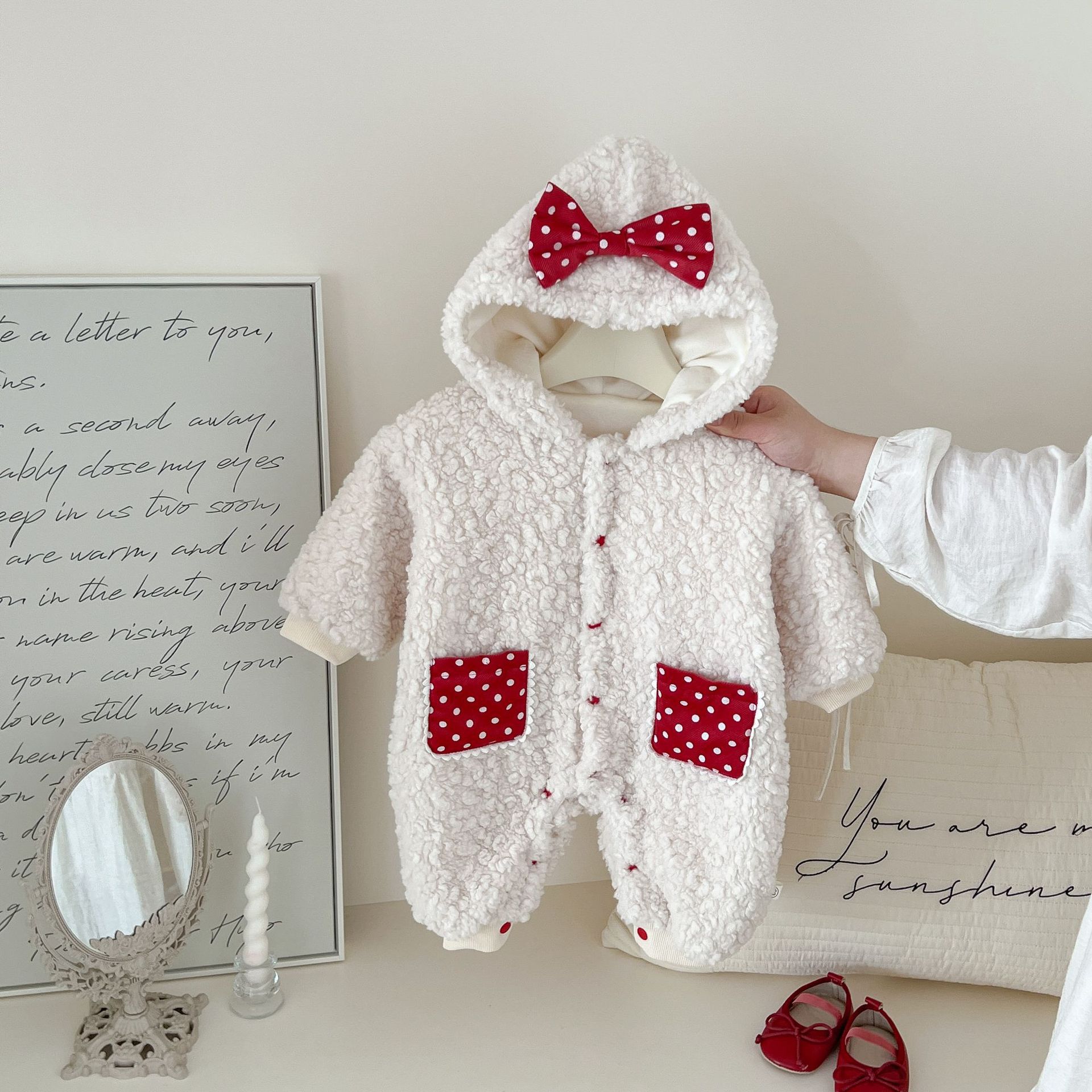 Winter Girl's long-sleeved hooded climbing suit for 0-2 years old, cute furry and fleece warm one-piece flatbed coat AL152 details Picture