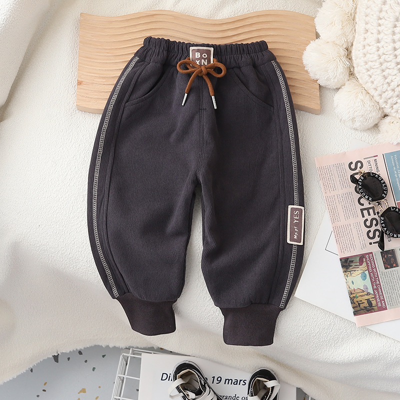 New Spring 2023 children's fashion and casual pants for boys, loose sportswear sweatpants for boys, stylish and trendy Specification drawing