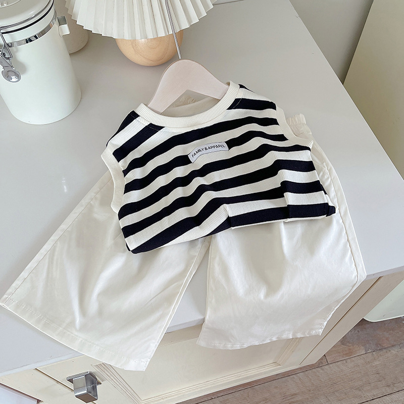 Summer new children's tops: Girls' striped sleeveless label vest, Korean-style baby casual round-neck base vest details Picture