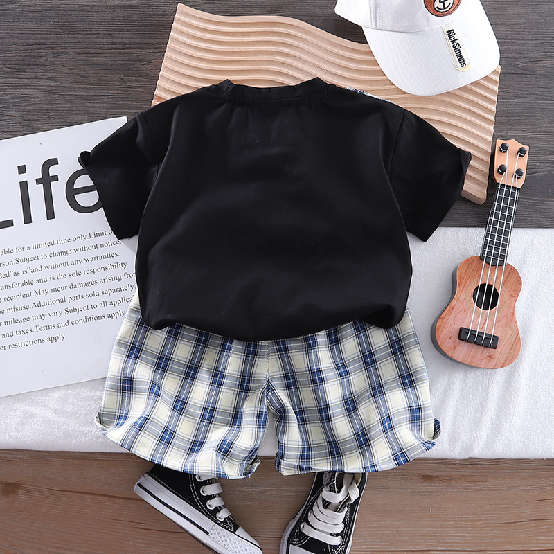A cool KC gentleman's checkered short-sleeved top for boys, 2024 summer new style Korean children's clothing set wholesale Application Scenario