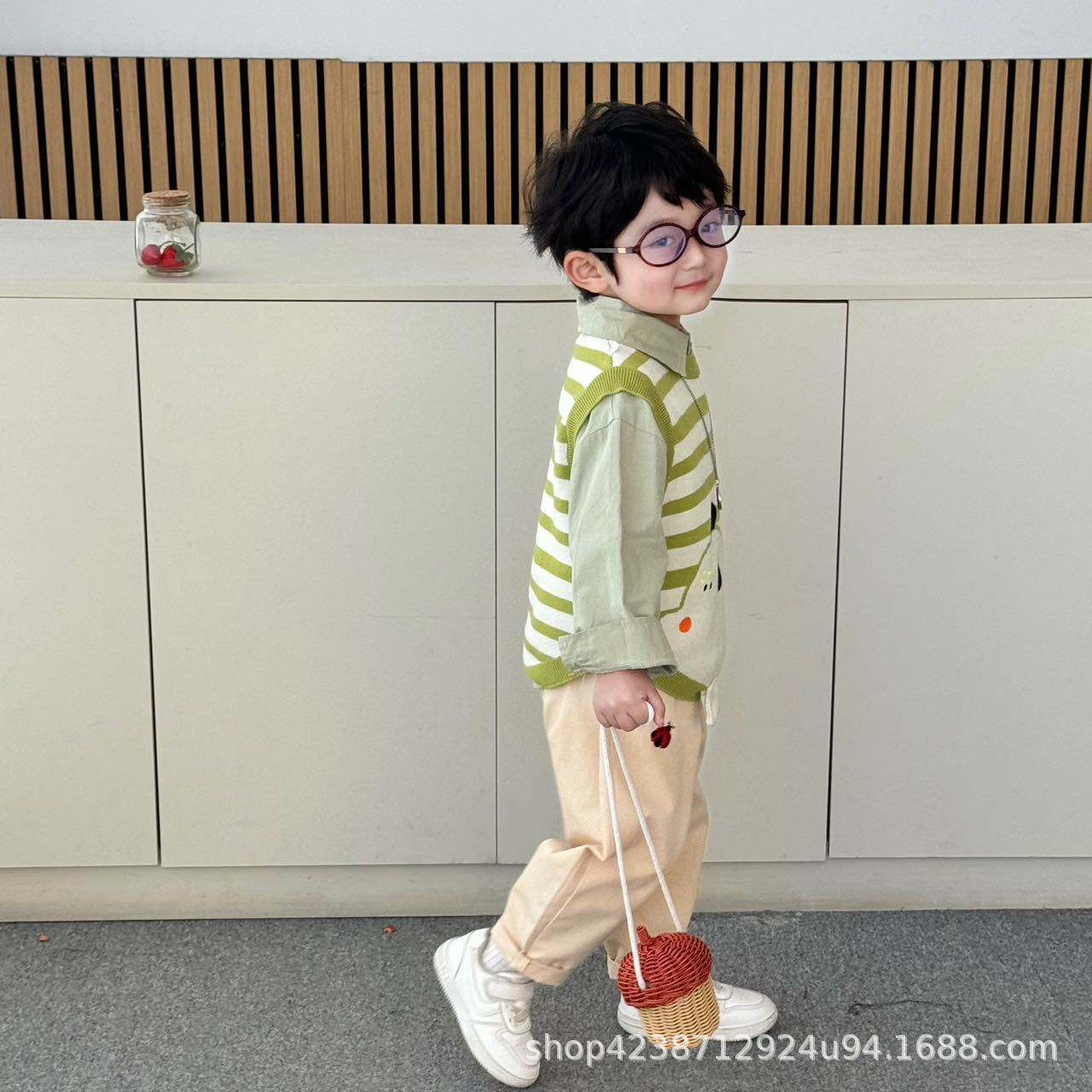Stylish Korean-style children's clothing one-stop delivery 2025 Spring and Autumn new baby striped vest three-piece set Casual children's wear Specification drawing