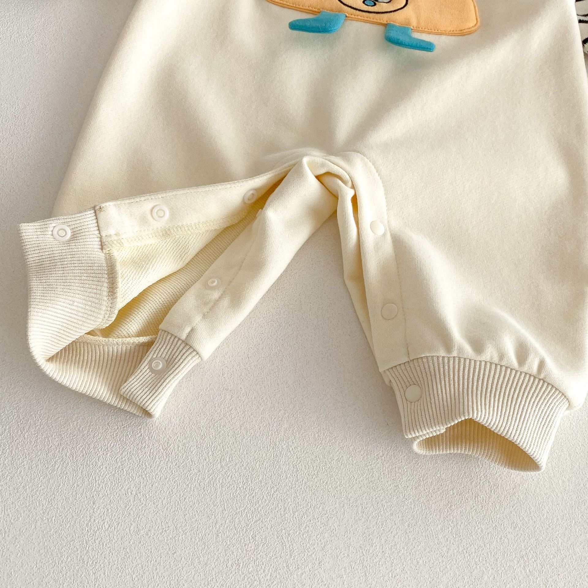 Baby cartoon jumpsuit 2025 new spring 0-5 years old baby striped false two-piece crawling suit newborn clothing Application Scenario
