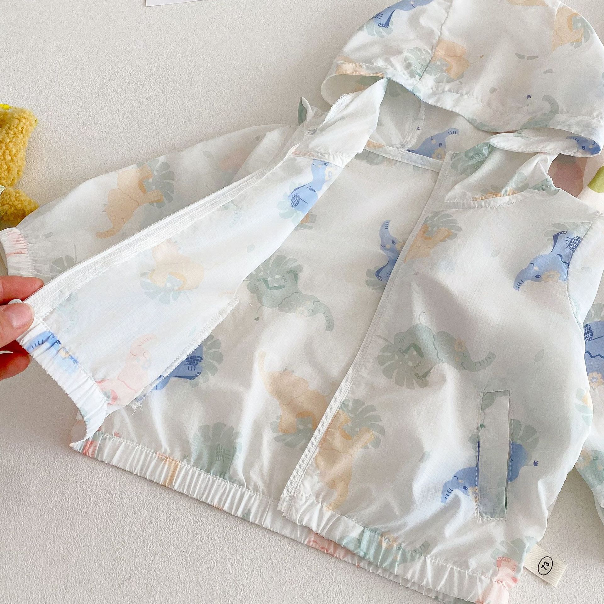 Girls' hooded air-conditioned shirt 2025 new style summer baby Korean-style stylish full-print summer dress thin cartoon polka dot coat Application Scenario