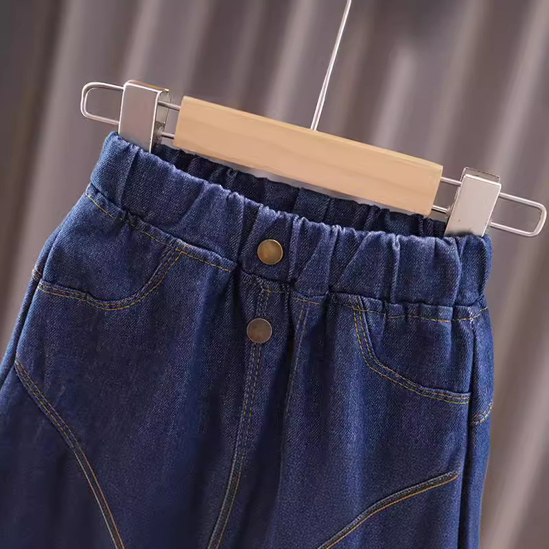 Boys' denim pants spring and autumn casual pants Children's autumn stylish long pants 2022 new style baby trendy pants details Picture