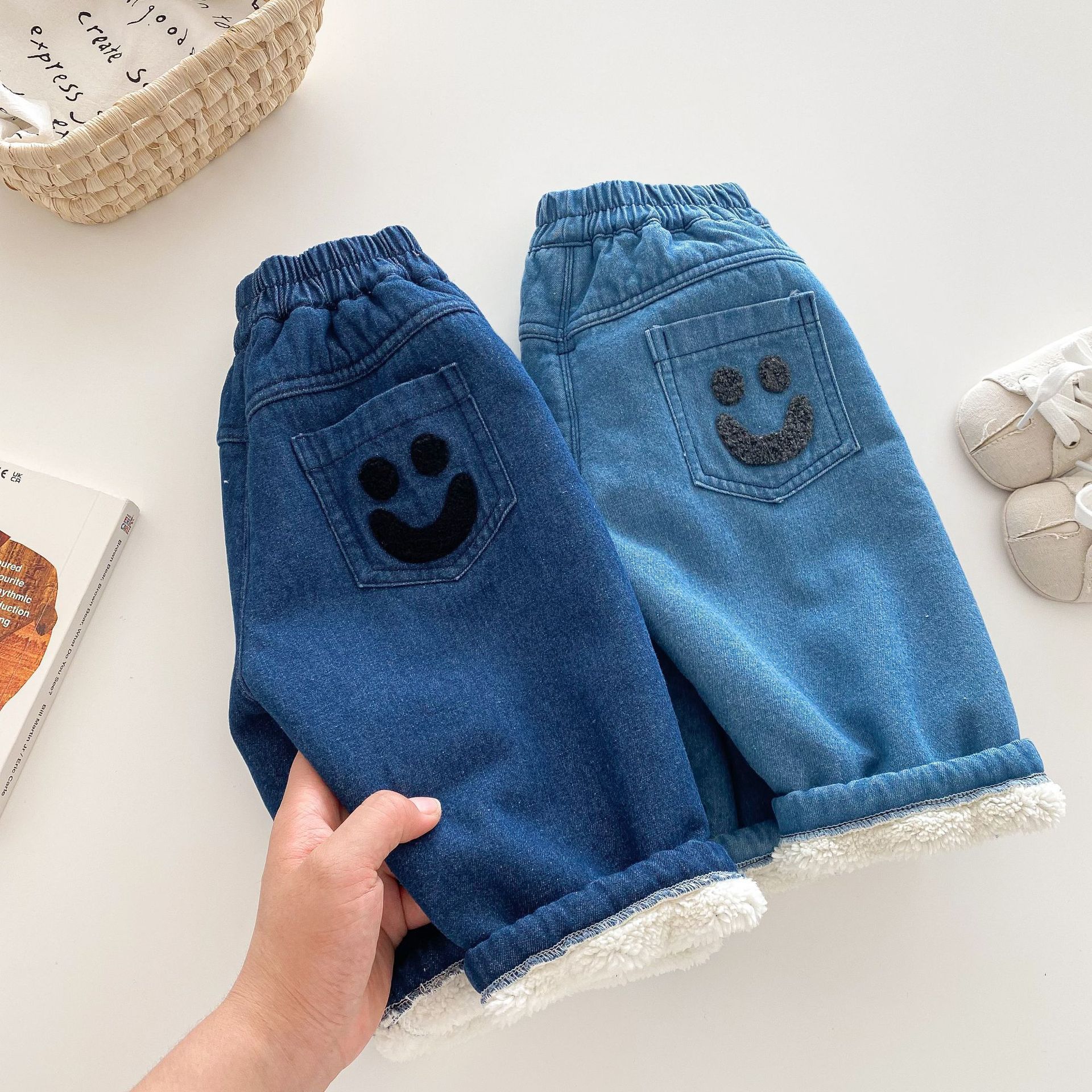 Children's smiling face jeans for 0-5 years old winter, stylish and fleece smiling face jeans for boys and girls, trendy AK499 full figure