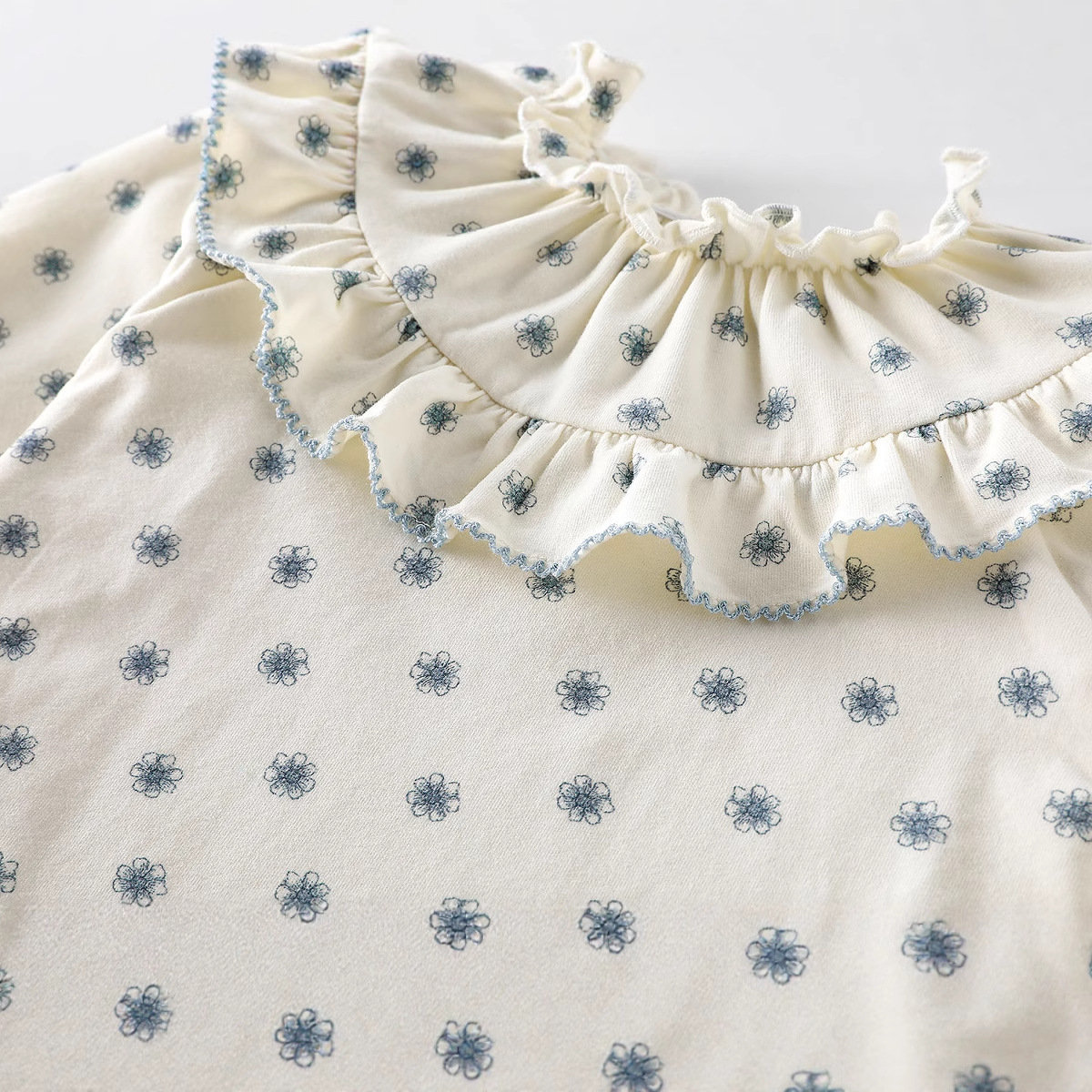 Baby solid color crawling dress 2025 new autumn style for girls, stylish Korean-style skirt for crawling girls, stylish floral base layer for crawling girls Application Scenario