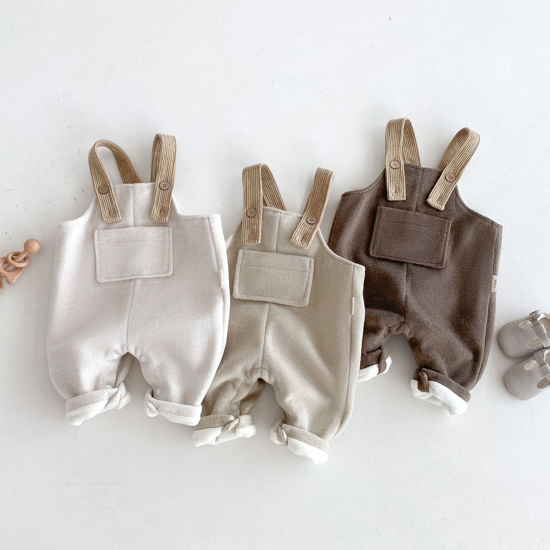 Children's fashionable overalls for 0-5 years old, cute Korean-style pants for girls in winter, and fluffy casual pants for boys, trendy AK241 full figure