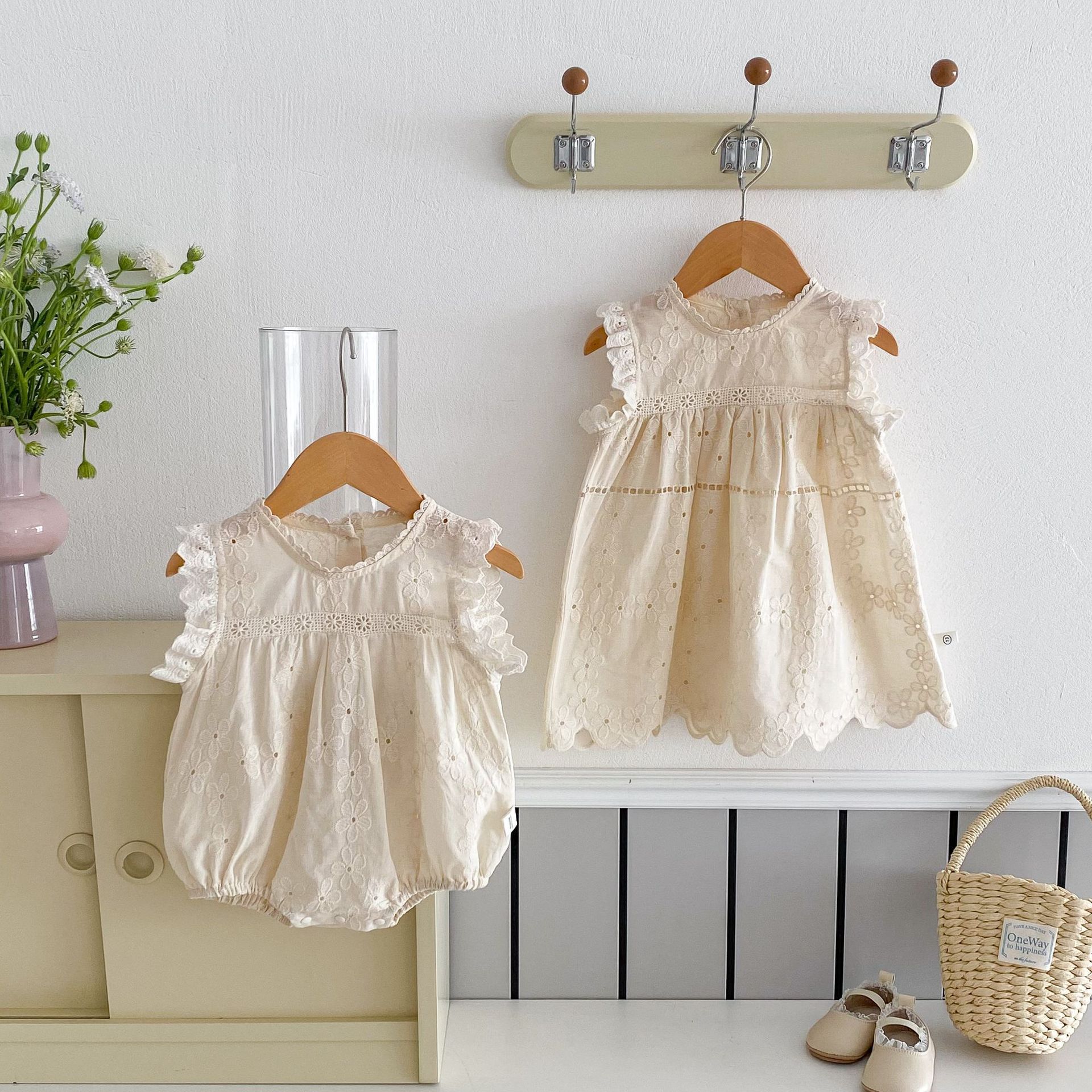Sleeveless baby clothes for babies aged 0-2 in summer, super cute baby clothes for girls in Zhili, Huzhou, thin AL548 full figure