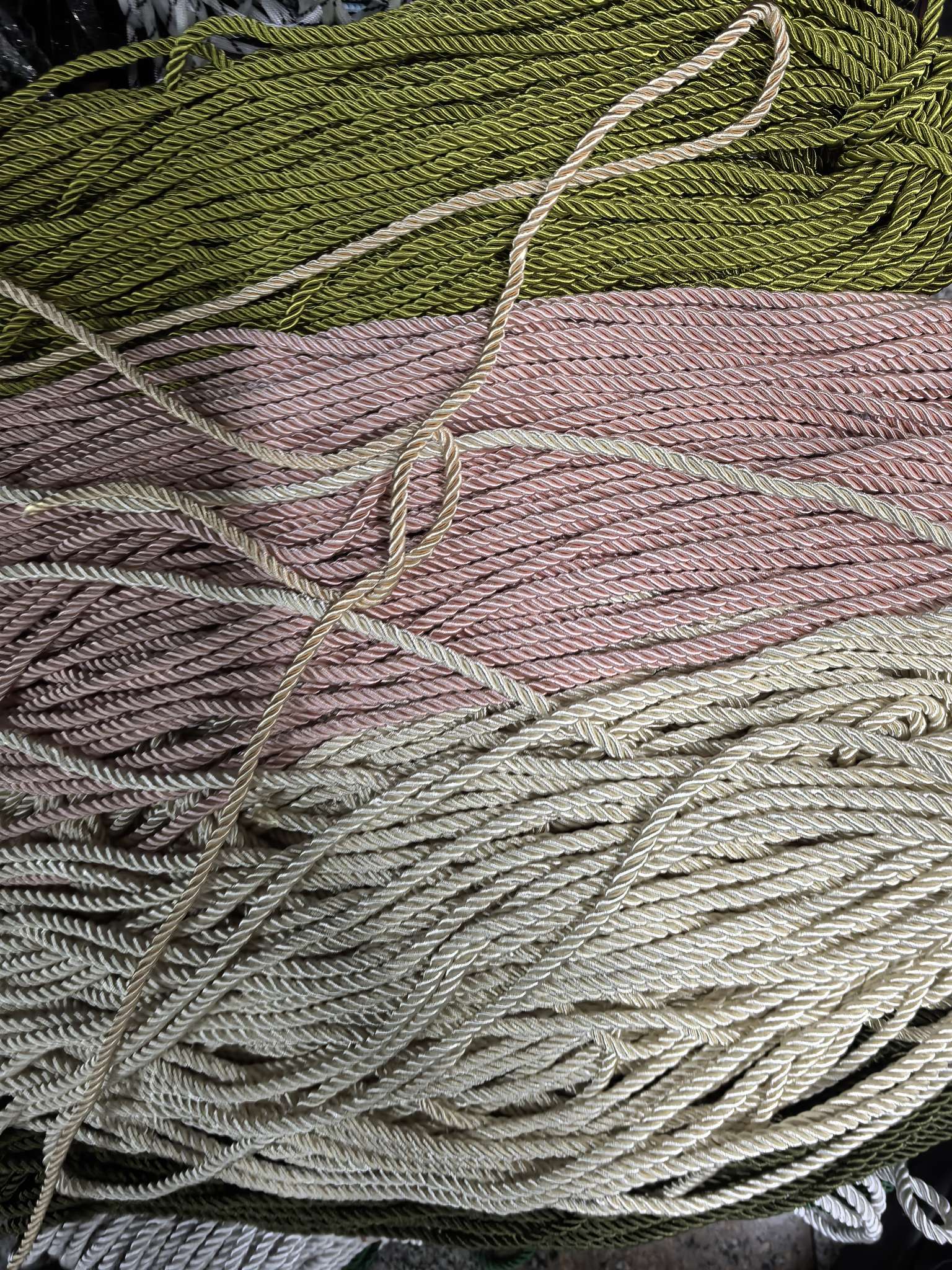 麻花绳毛线编织项链绳手链绳钥匙扣编织绳发带蝴蝶结绳子发发夹绳子冬天毛绒娃娃纺织皮革皮标PE布耐用手工详情图3