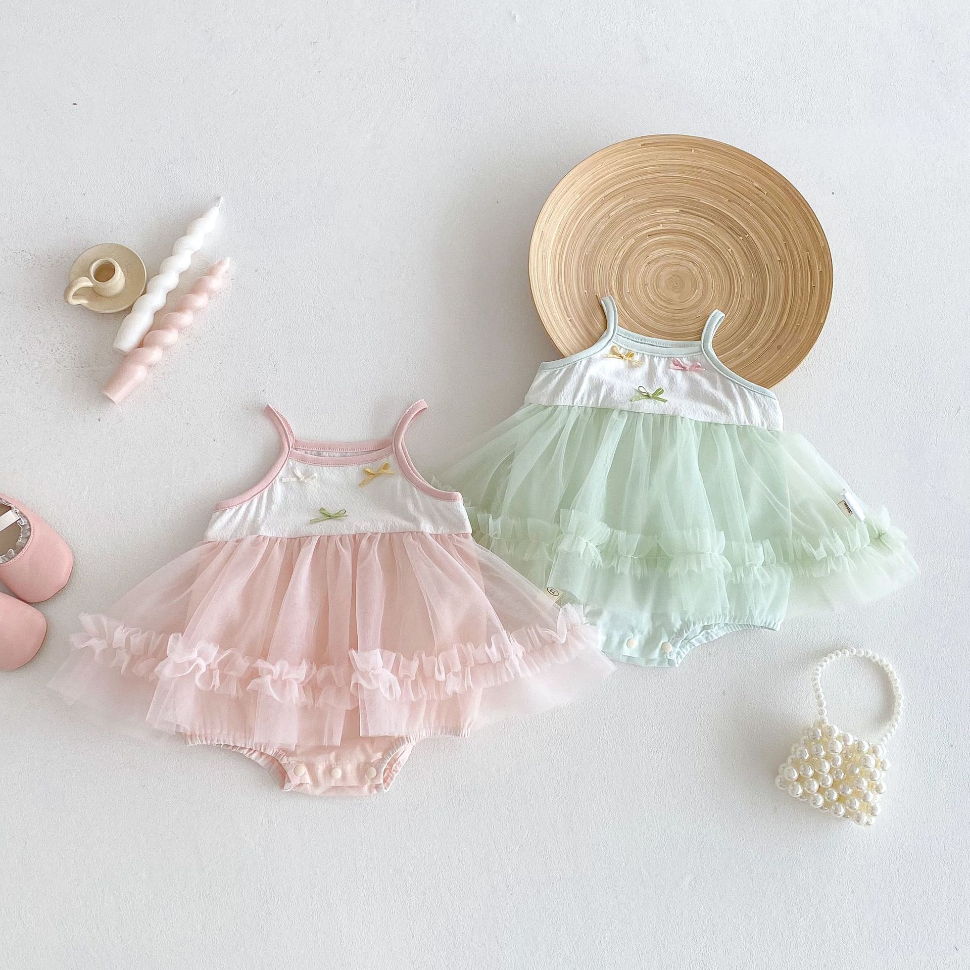 Wholesale of the 2025 new style of baby climbing dress, Z25-655XL breathable lace dress with a halter strap and bottom cover Application Scenario