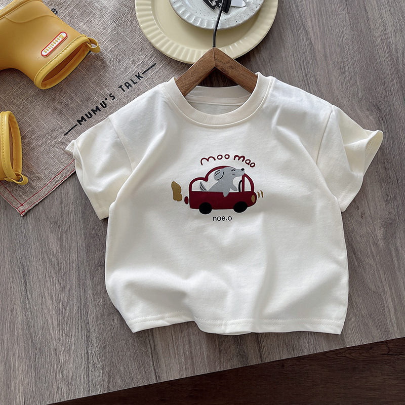 A new short-sleeved set for boys, a printed thin T-shirt, a round-neck Korean style, and a cool cartoon printed children's summer trend Application Scenario