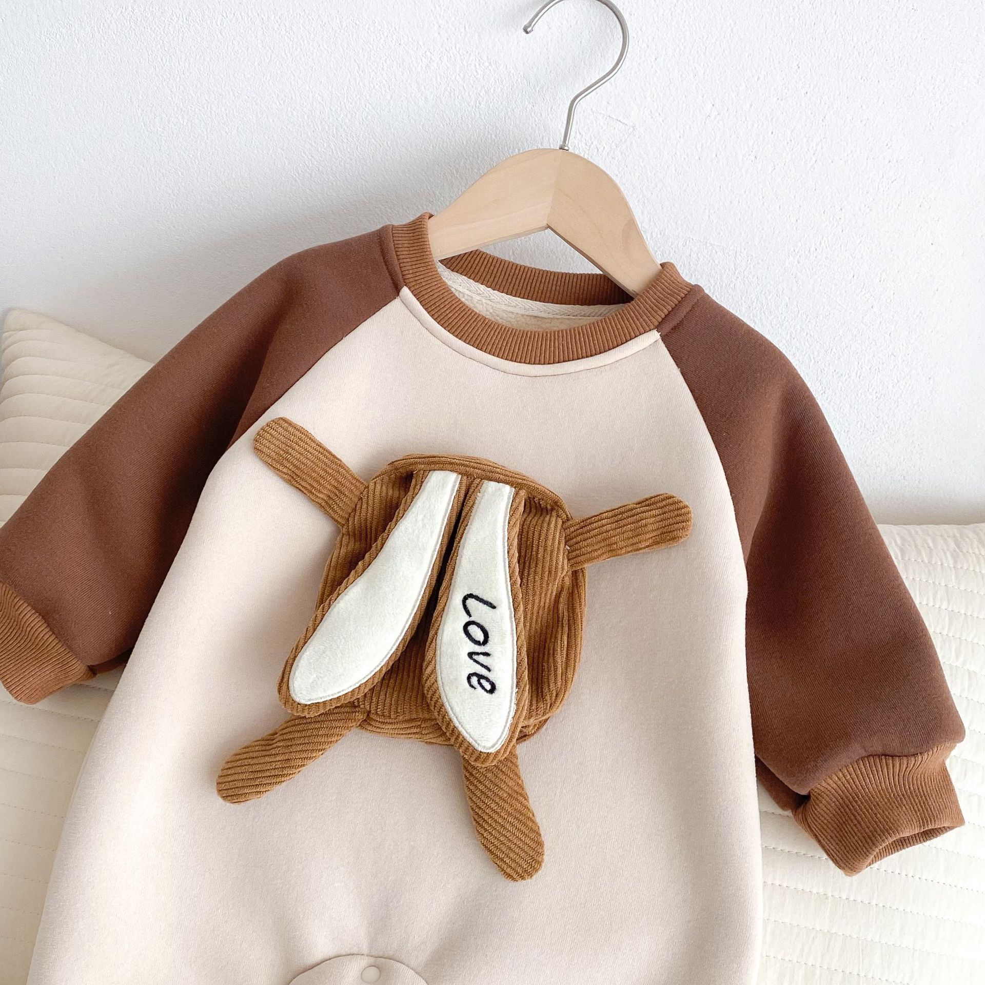 Baby fleece crawling suit, 0-2 years old winter baby cute color-blocking doll one-piece suit, baby clothes AL331 details Picture