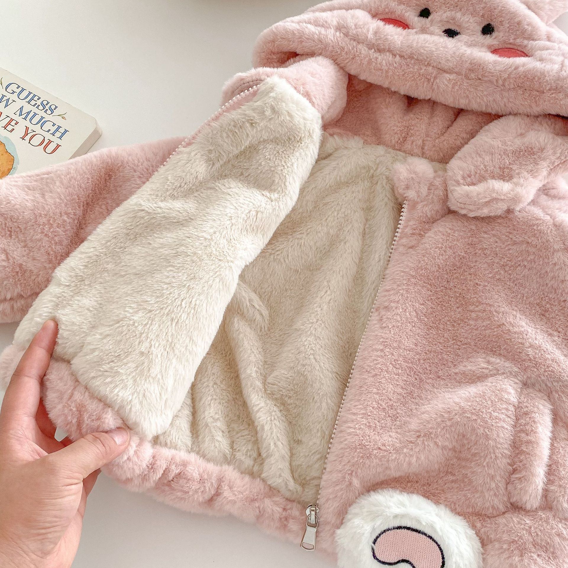 Korean-style children's fur coat, cute and stylish hooded top for winter girls aged 0-5, trendy children's winter clothing AY247 Application Scenario