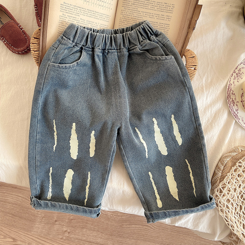 Fashionable off-white black heart sweater, children's black button-down straight-leg jeans, sweet style girls' three-piece set Specification drawing