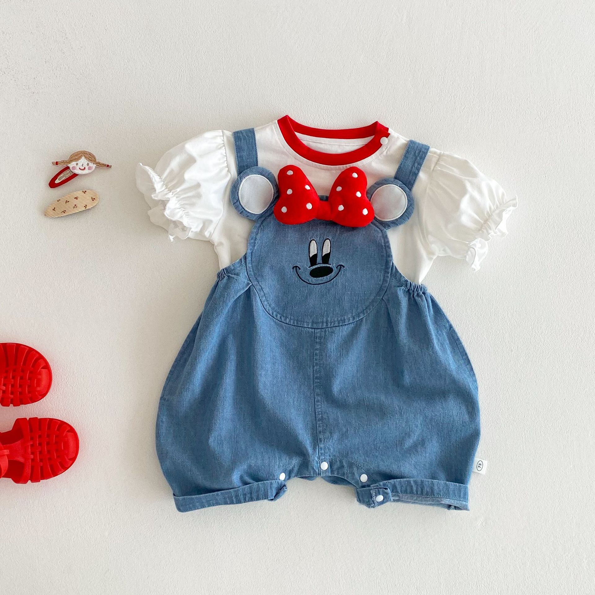 Girls' cartoon T-shirt 2025 New Style Summer Girls' baby stylish Korean lettered base shirt Children's summer top full figure