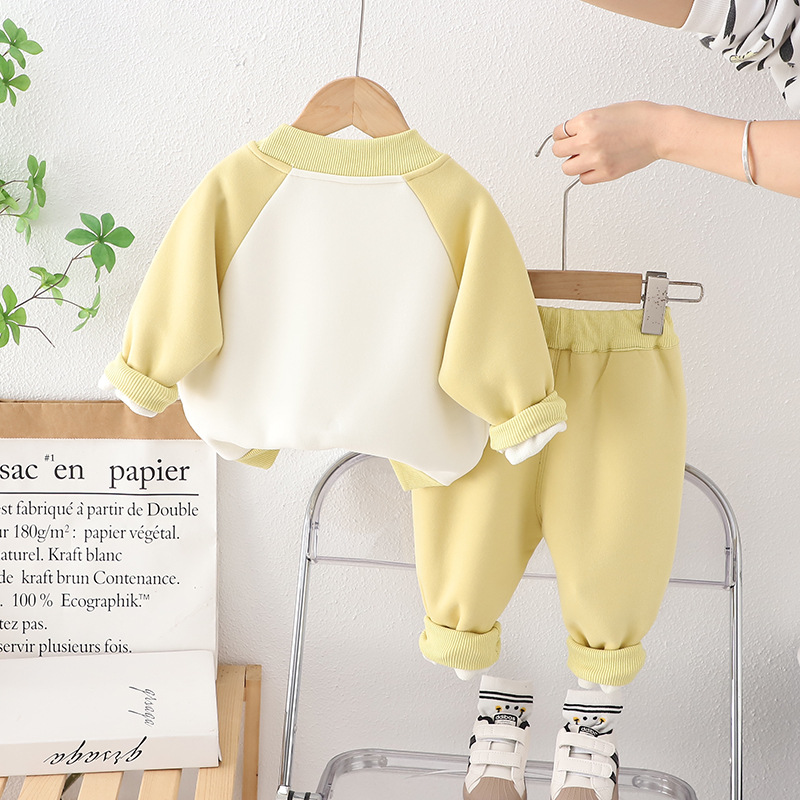 Boys' one-piece fleece autumn and winter set: 1-year-old baby winter clothes 3 Cool baby clothes 2 Children's fleece two-piece set 5 Trendy details Picture