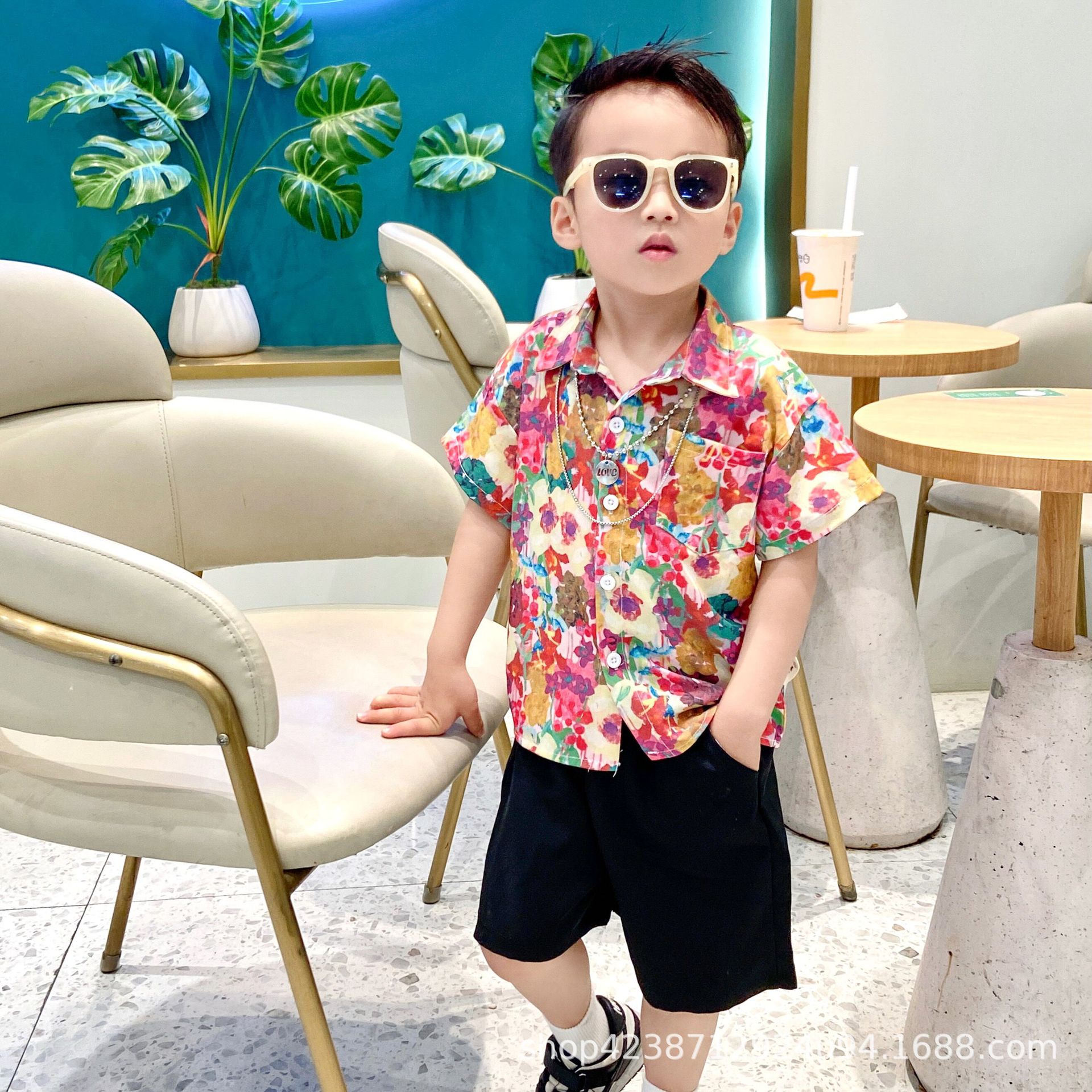 Children's shirts 2023 Summer Collection: Trendy and personalized floral short-sleeved shirt sets for kids and boys, summer wear for both boys and girls Application Scenario