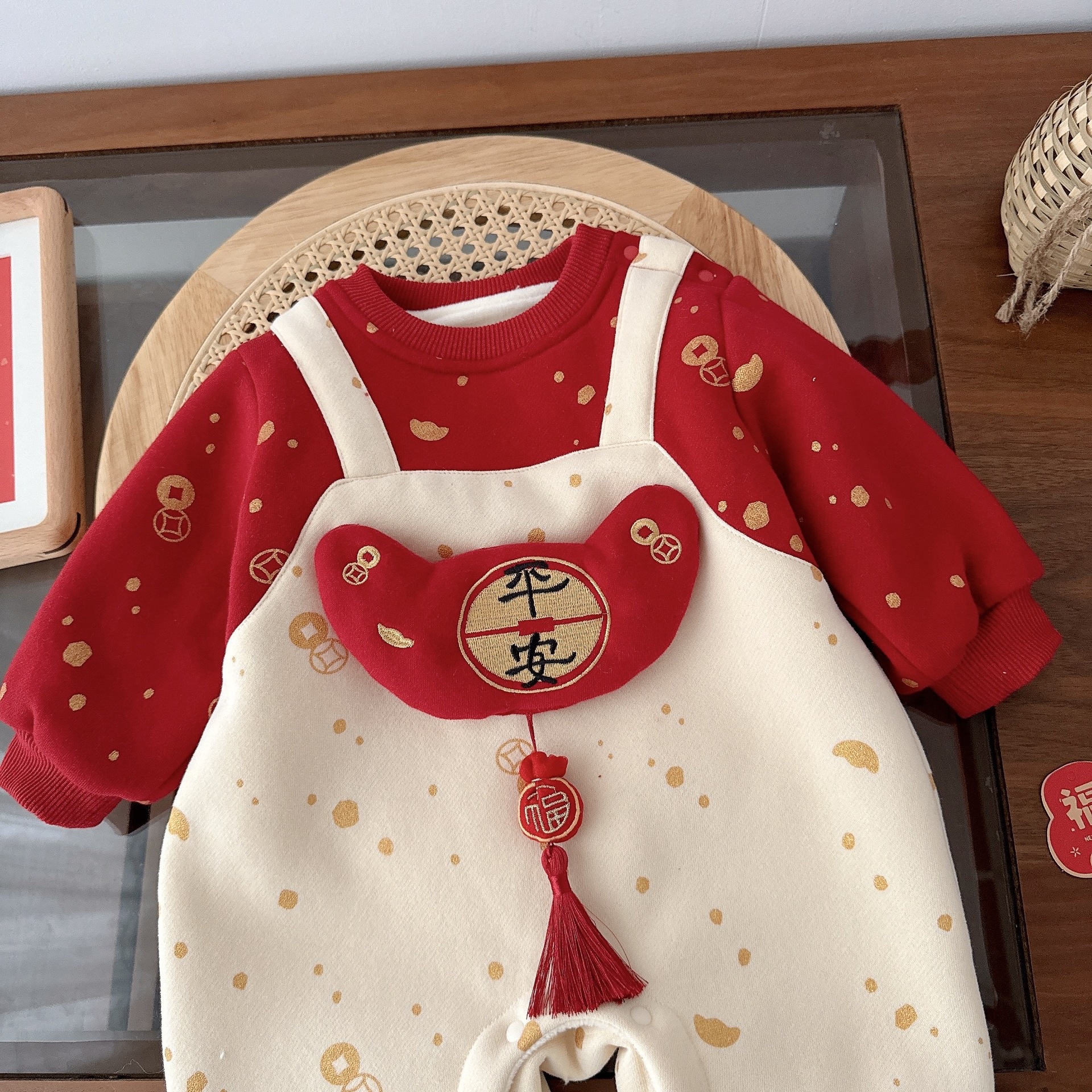 Baby fleece New Year greeting clothes, winter Class a baby embroidered fake two crawling suits, baby clothes, first birthday dress AL751 Specification drawing