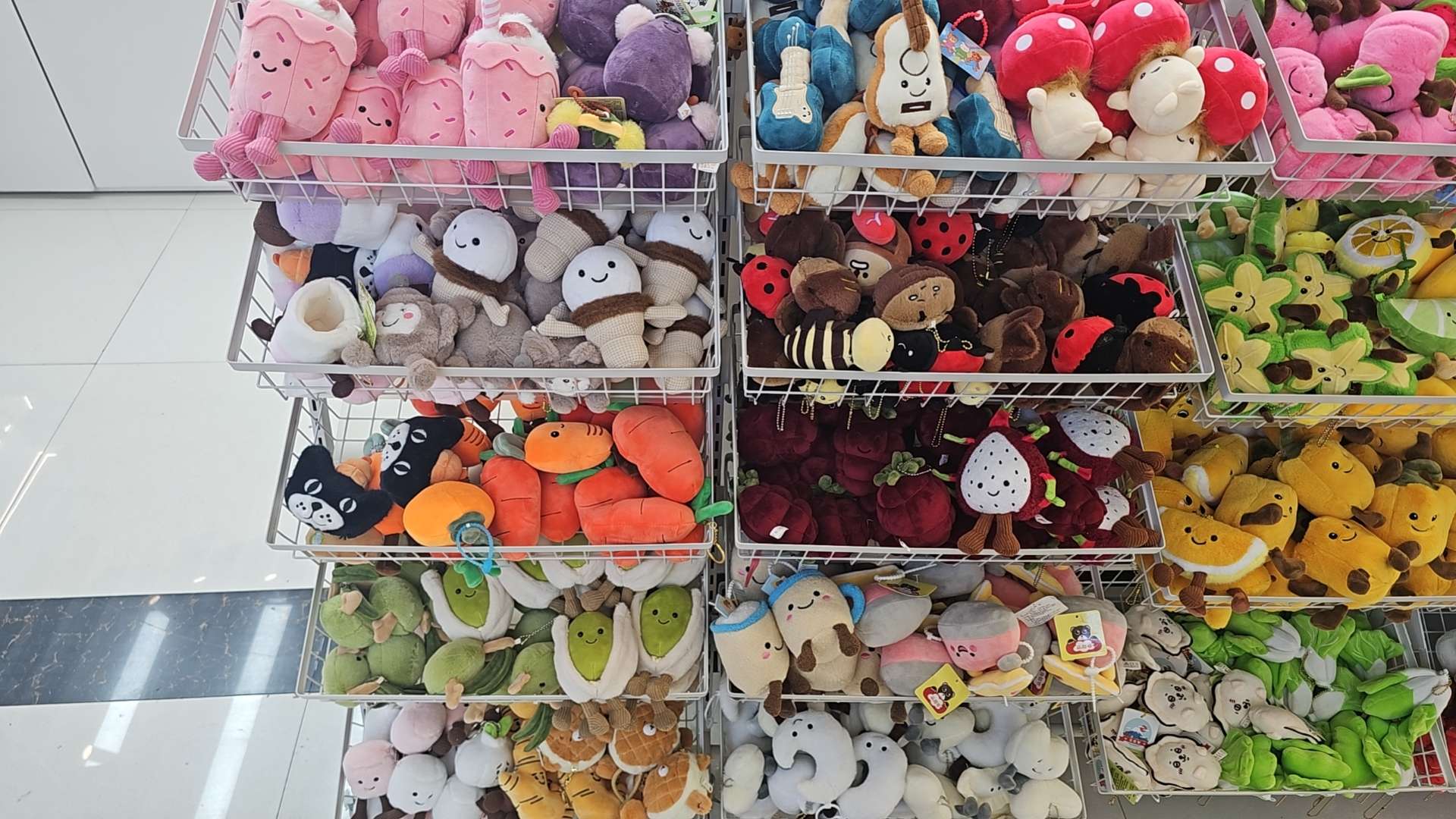 You can go to the store to choose 103041