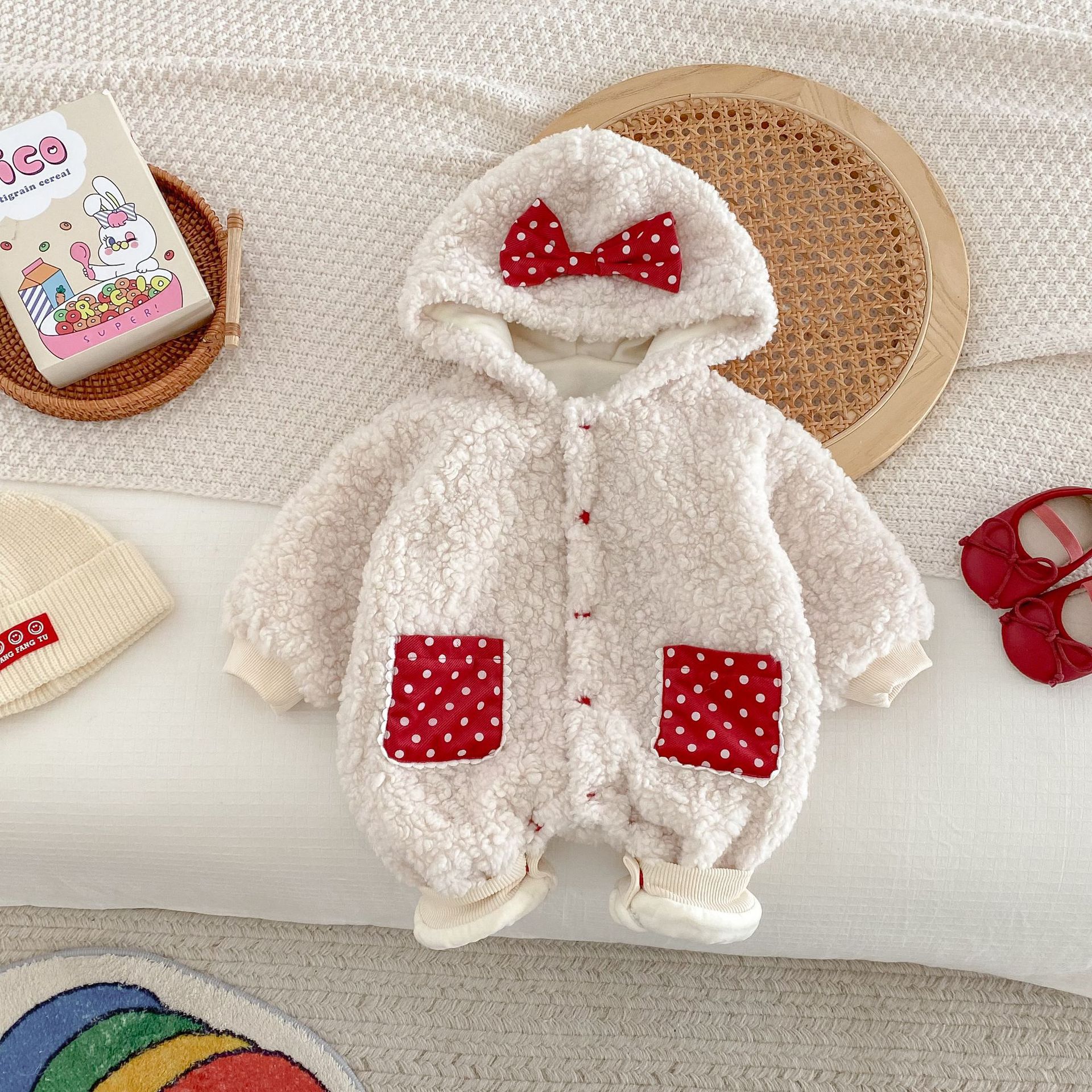 Winter Girl's long-sleeved hooded climbing suit for 0-2 years old, cute furry and fleece warm one-piece flatbed coat AL152 full figure