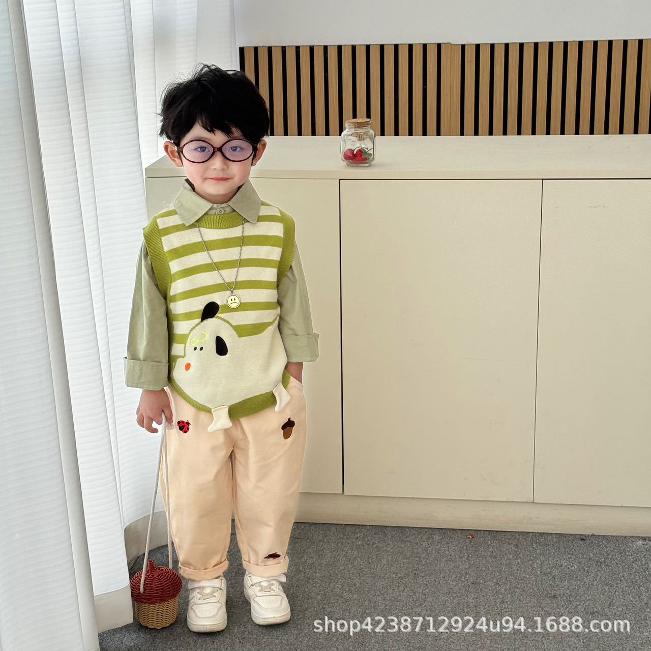 Stylish Korean-style children's clothing one-stop delivery 2025 Spring and Autumn new baby striped vest three-piece set Casual children's wear details Picture