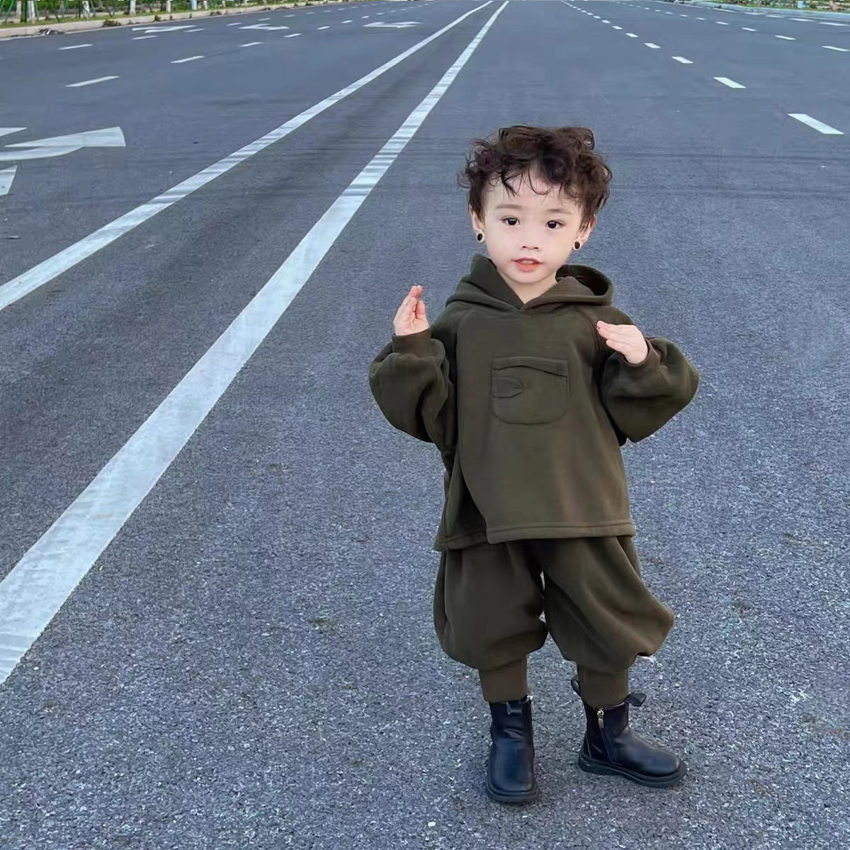 Boys' Fleece Set 2023 New Stylish and Cool autumn and winter collection for little kids with polar fleece two-piece baby clothes Specification drawing
