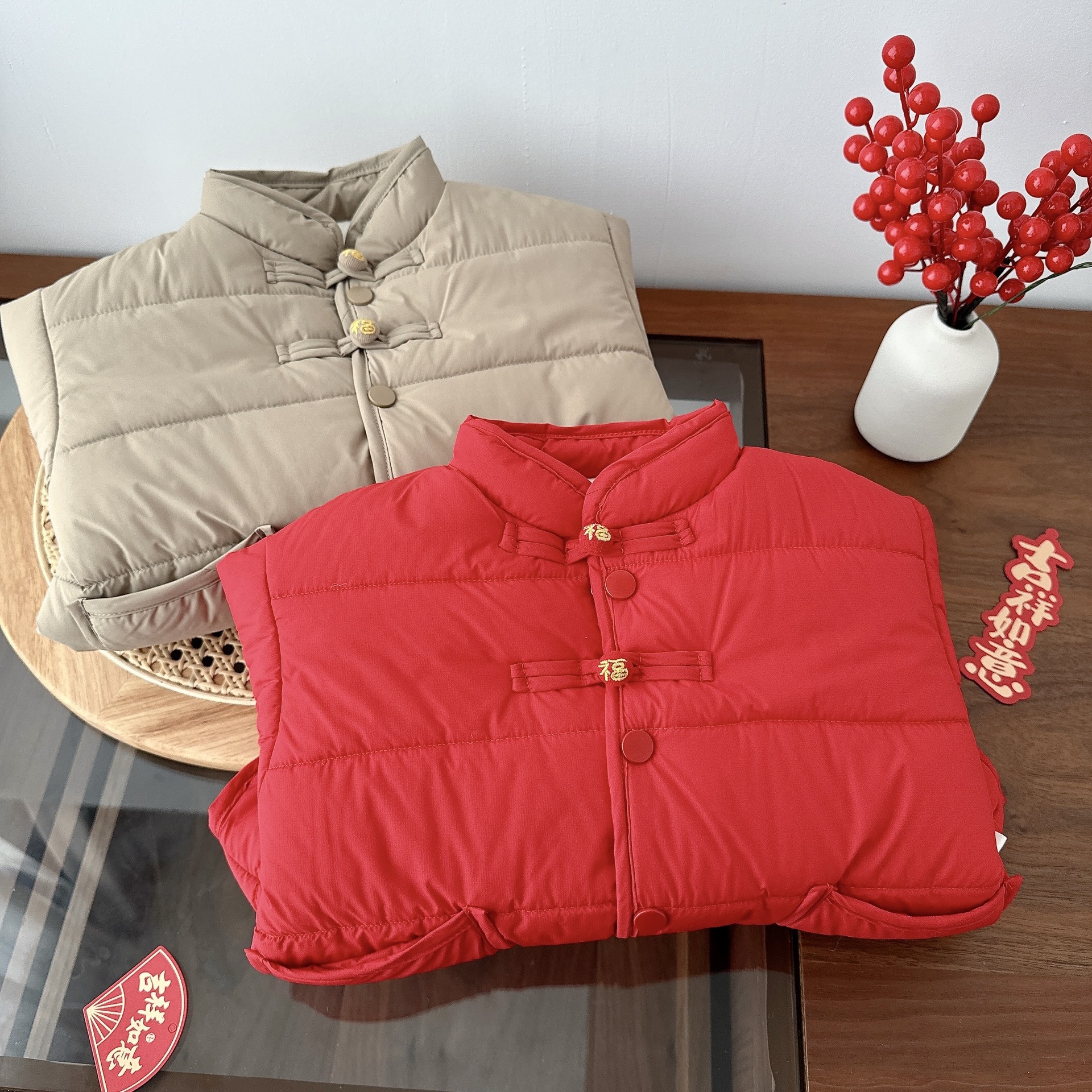 Children's thickened New Year greeting clothes, winter cotton-padded clothes for boys and girls aged 0-5, with slanted lapels and buttons, winter cotton-padded clothes for infants, WY012 details Picture