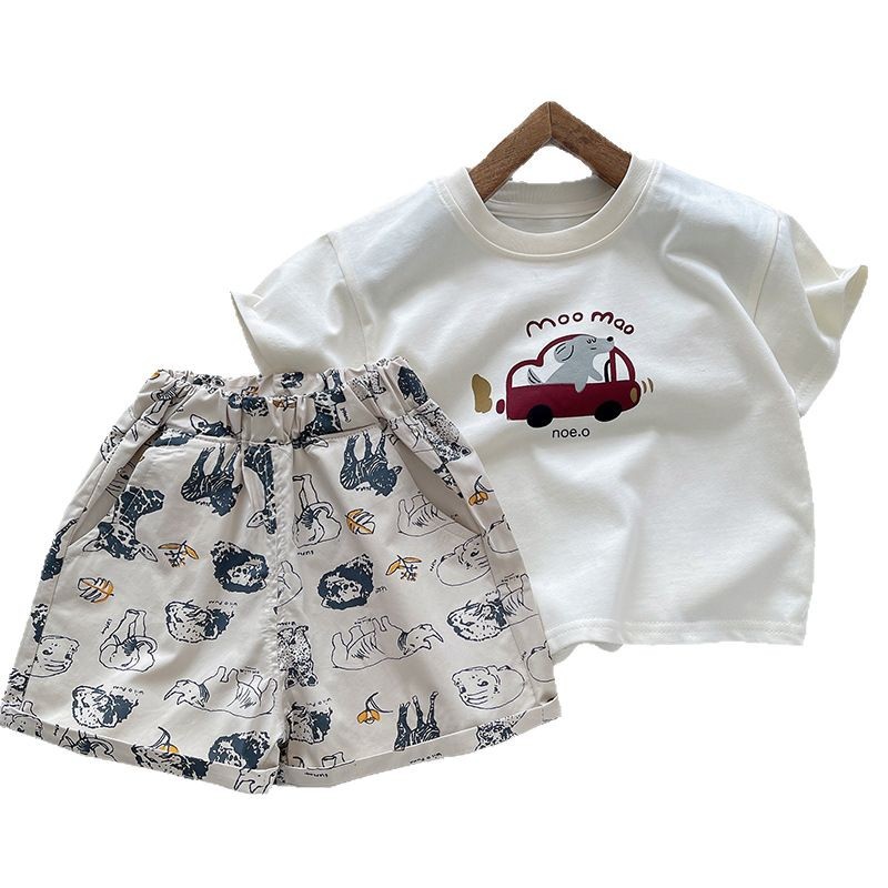 A new short-sleeved set for boys, a printed thin T-shirt, a round-neck Korean style, and a cool cartoon printed children's summer trend Item Picture