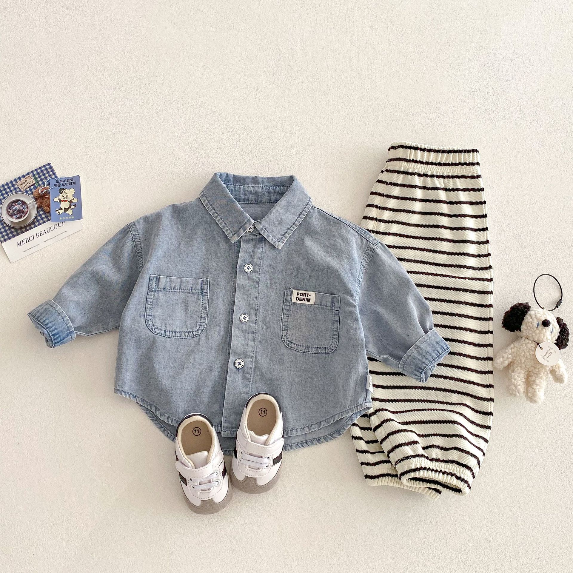 Children's denim shirt 2025 New style, 0-5 years old spring Boys' labeled Korean-style shirt, trendy baby solid color spring wear details Picture