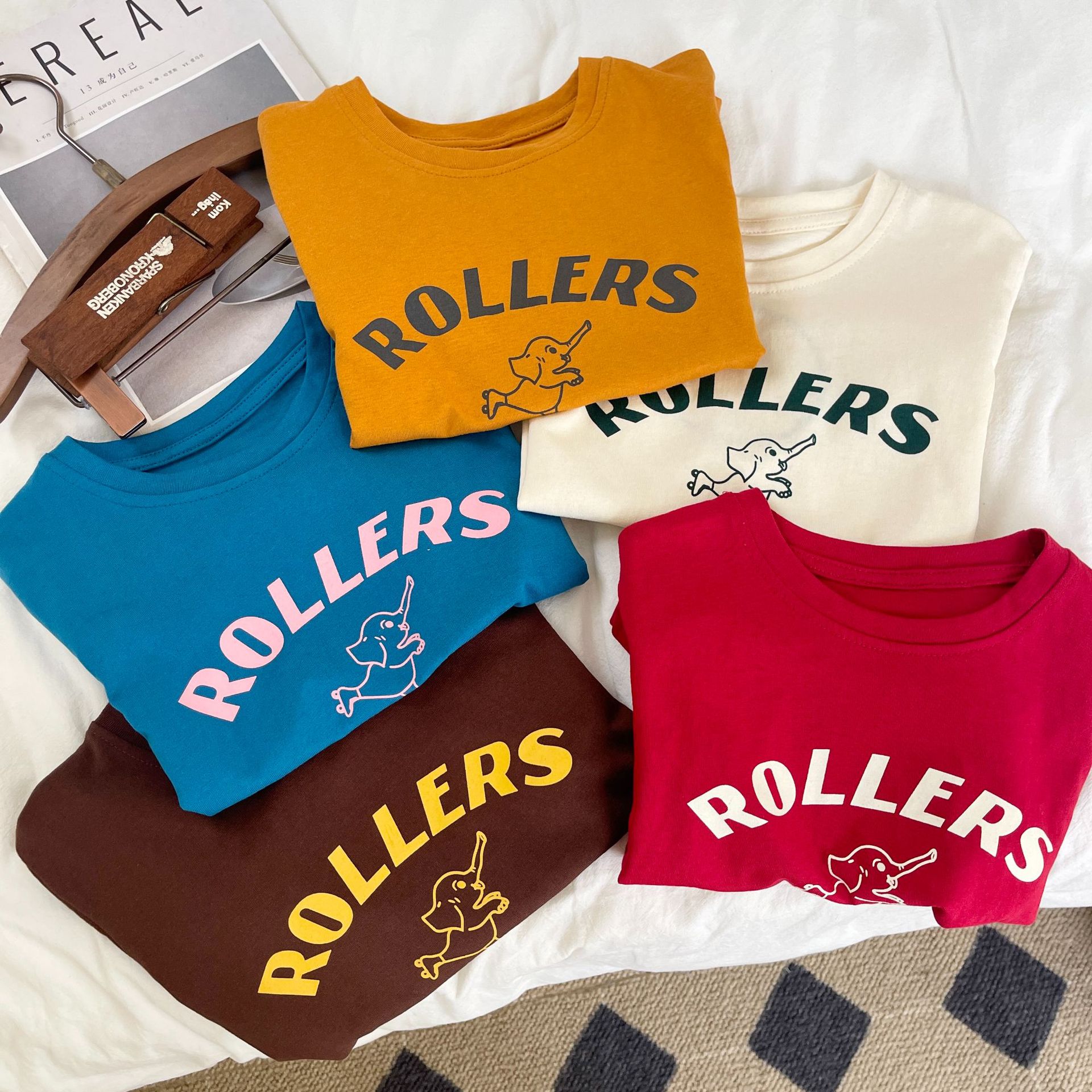Boys' patchwork cartoon T-shirt, 2-7 years old, 2023 Summer new style baby letter top, children's little kids summer wear Specification drawing