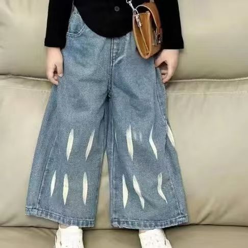 A stylish autumn outfit for girls, a two-piece set of Korean-style girls' base shirt and wide-leg jeans Specification drawing