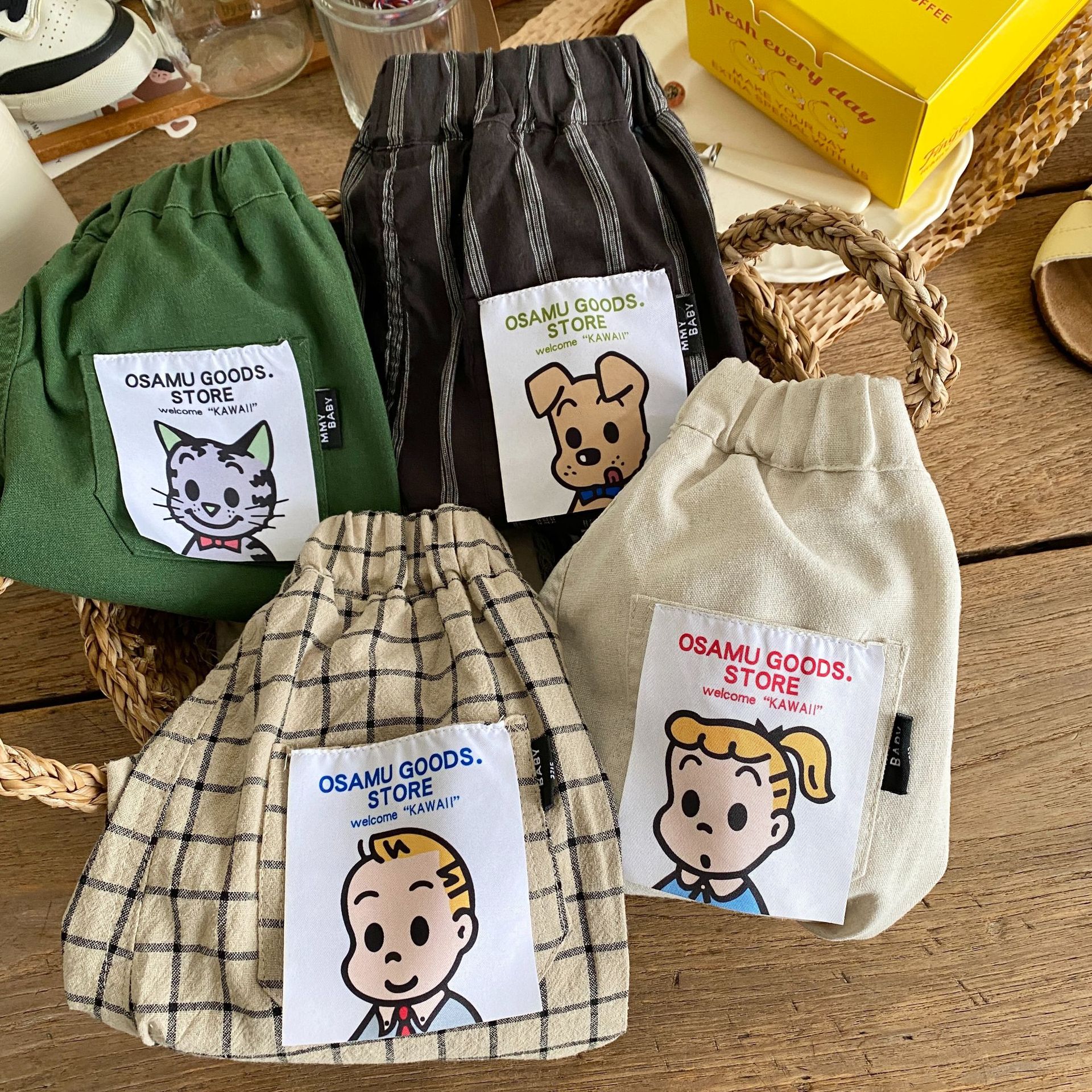 Children's patchwork casual pants for 2-7 years old, summer boys' Korean striped shorts, girls' fashionable checked pants, trendy BK096 details Picture