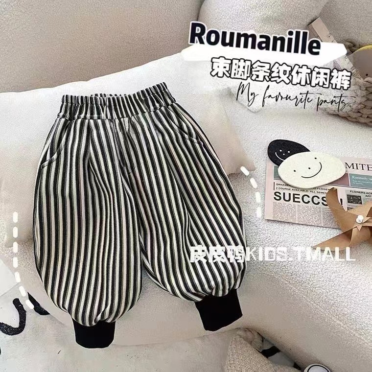 A new fashionable long-sleeved set for boys' winter smiles, thickened autumn and winter outfits, cool and stylish baby clothes trend Application Scenario