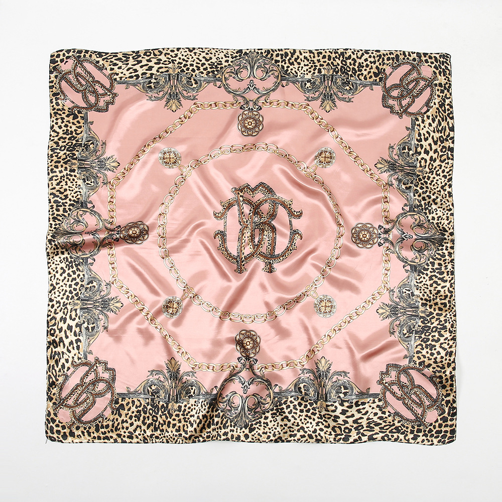 90-square-meter foreign trade new leopard print chain decorated satin silk scarf headscarf, versatile and multi-purpose silk-like scarf Specification drawing