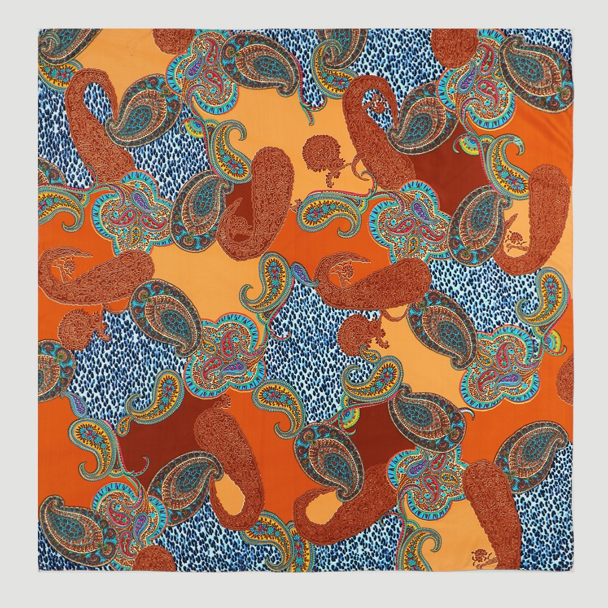 A popular 85CM large square scarf with cashew nut prints in Europe and America is a cross-border hit. A popular ethnic headscarf for women in Southeast Asia details Picture