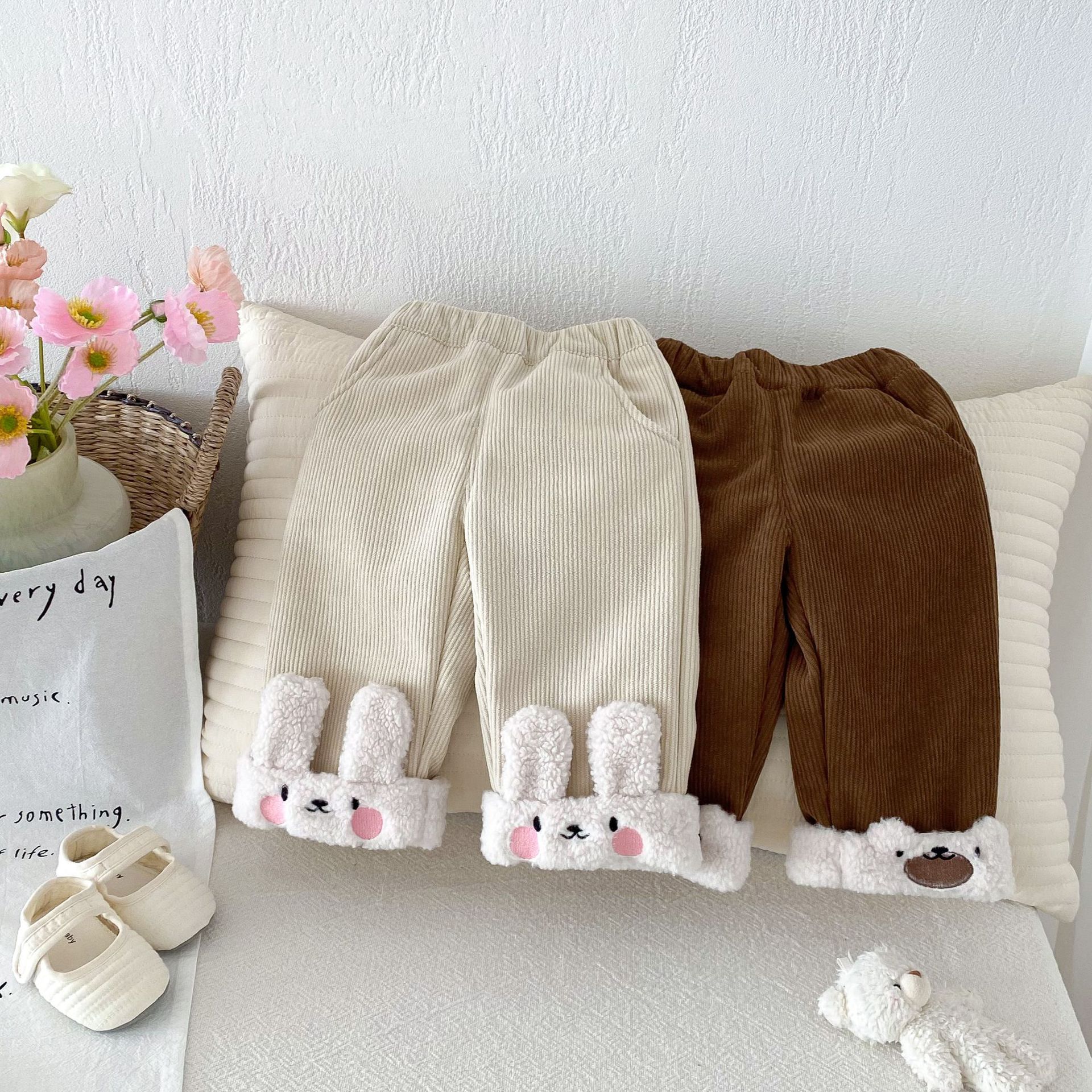 Children's flexed straight-leg pants, 0-5 years old winter girls' super cute thickened casual pants, baby winter pants trend AK422 full figure