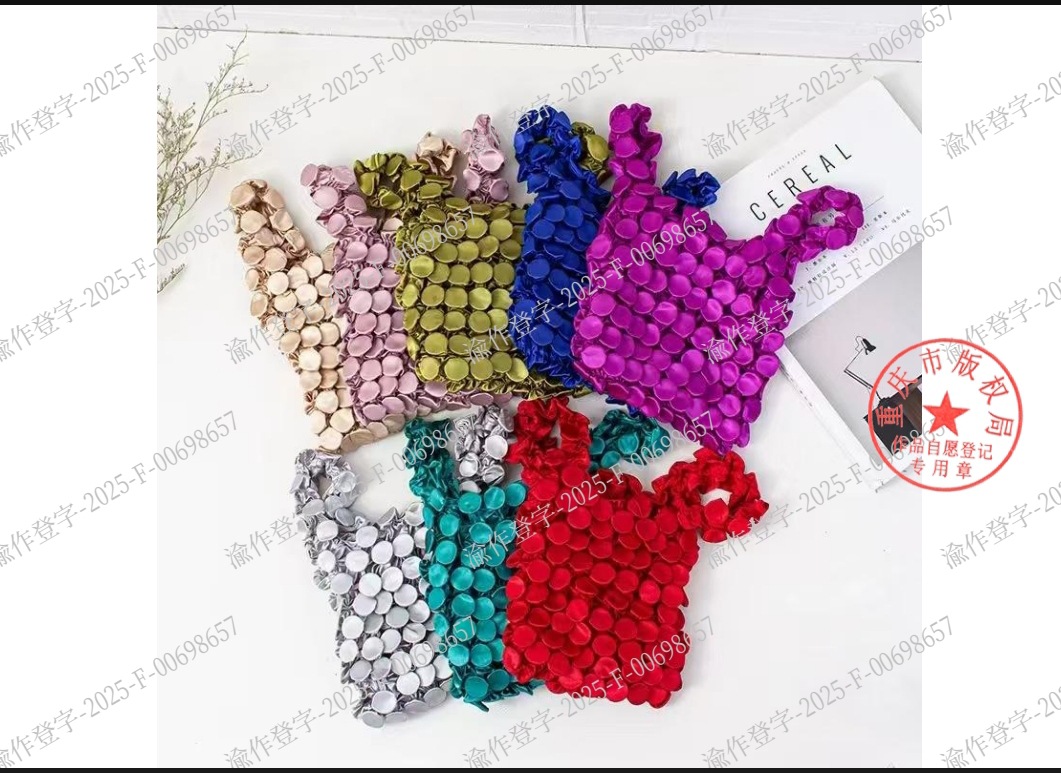 Best-selling Japanese and Korean bubble bags, durian bags, pineapple bags, button copper wallets, travel bags, women's totes, yoga bags, casual, portable and multi-functional travel bags, leather goods and luggage detail image 16