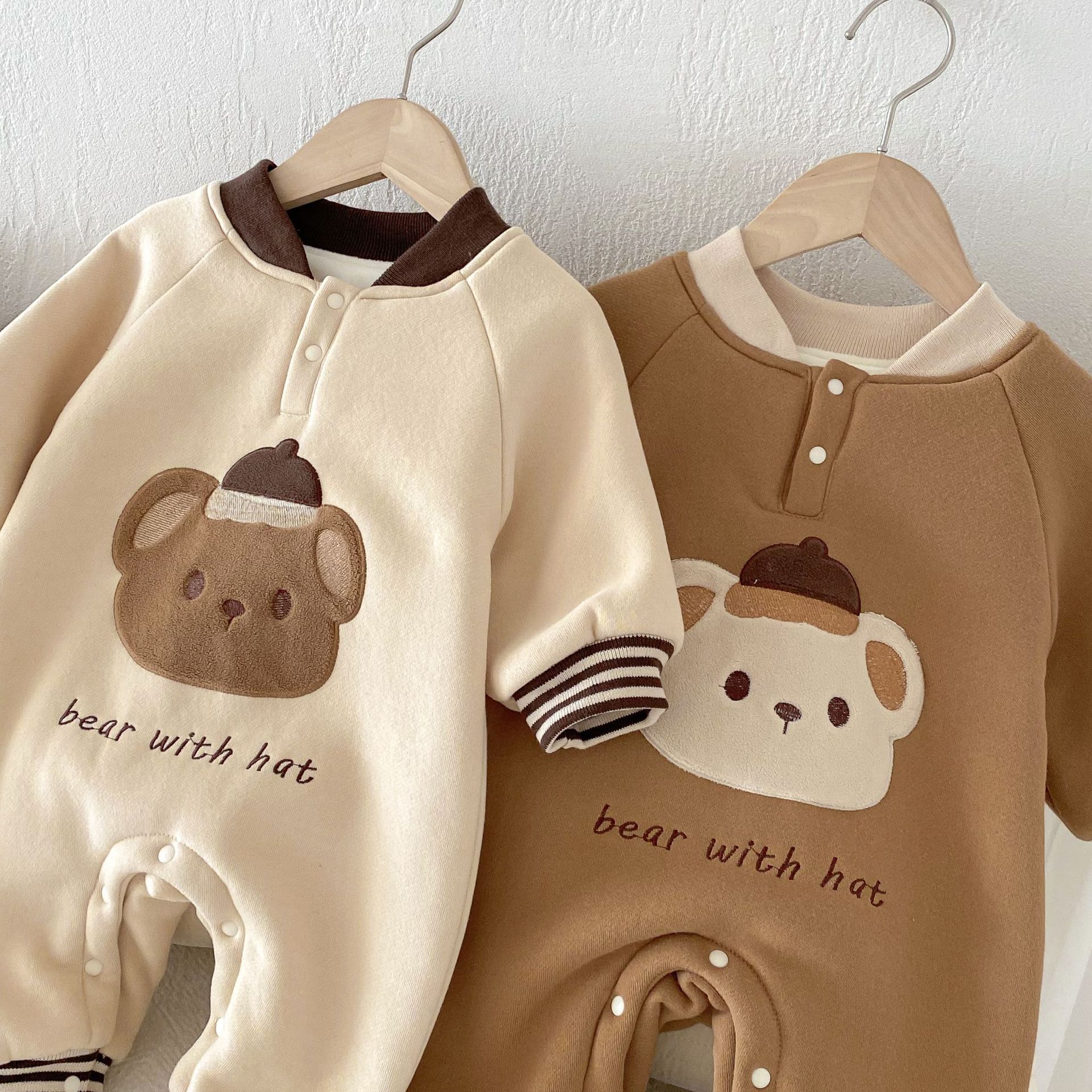Baby bear crawling suit for winter babies aged 0-2, super cute one-piece suit for newborns, first birthday dress trend AL348 details Picture