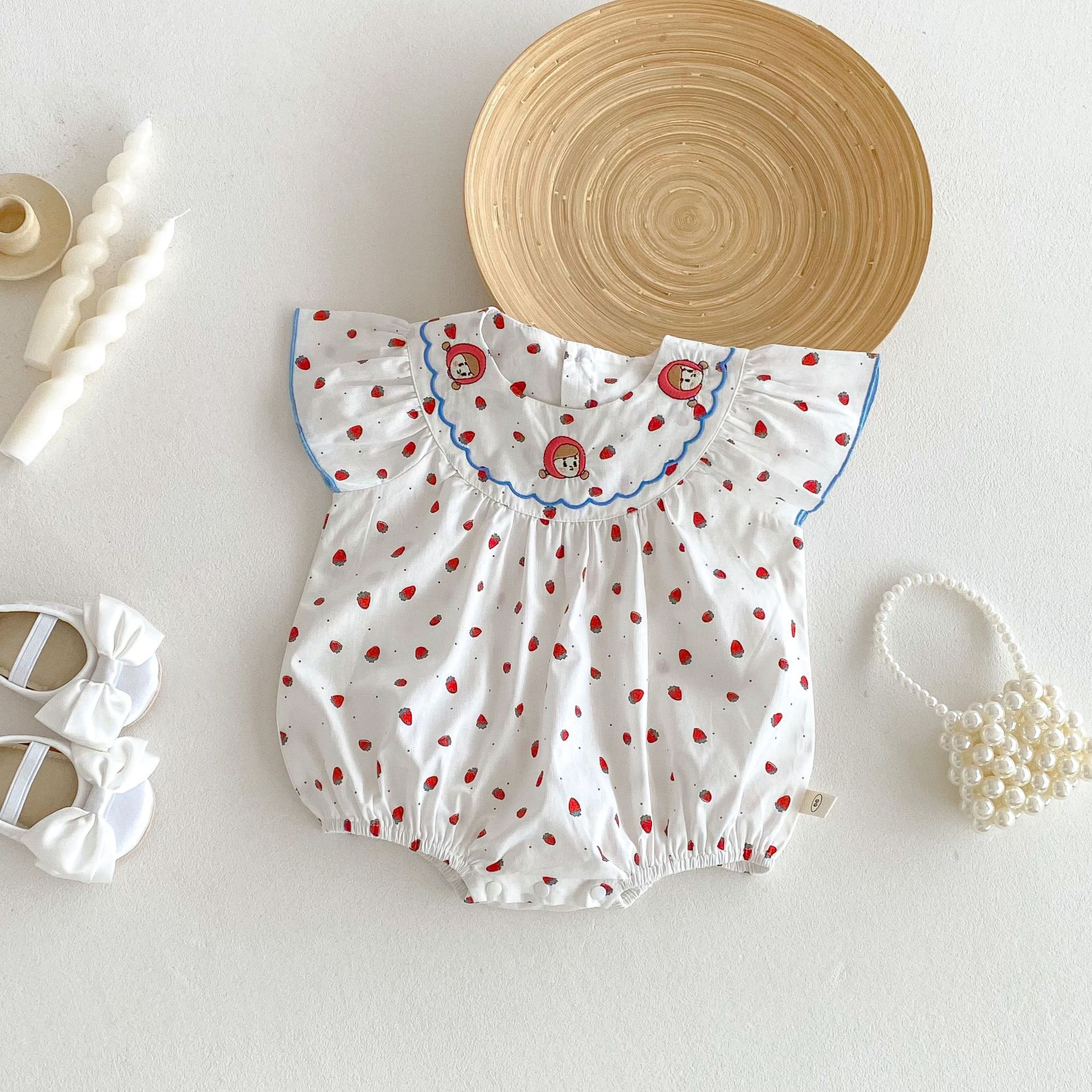 Baby strawberry-wrapped bottom coat 2025 New style baby embroidery cartoon little girl dress for the first birthday of a newborn in the fashion trend details Picture