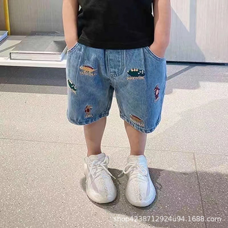 Children's denim shorts for boys, mid-length pants for boys, new summer fashion, versatile and stylish 5-inch pants for boys details Picture