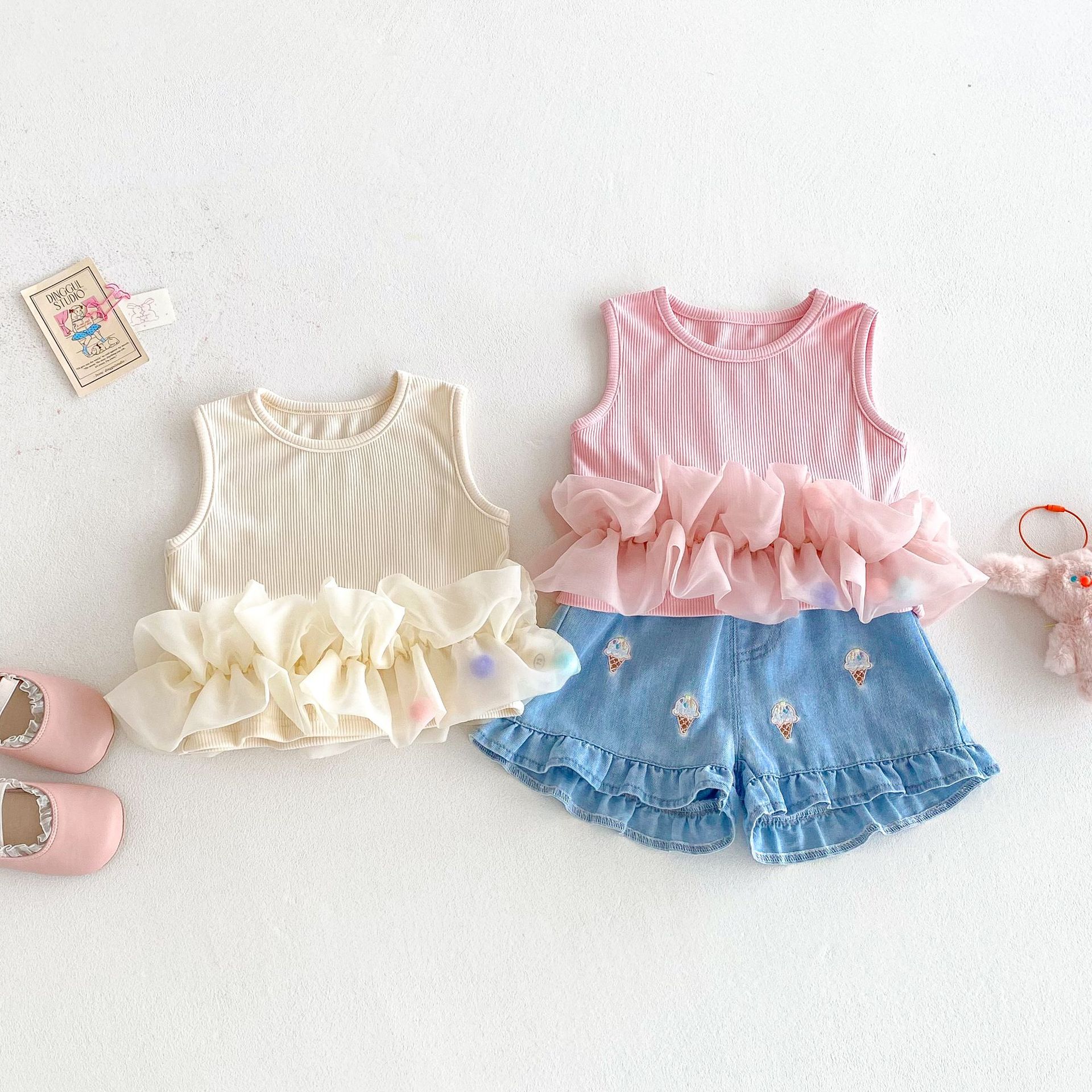 The 2025 new style of tulle vest for summer girls is a stylish and sweet tulle patchwork vest paired with ice cream denim shorts Application Scenario