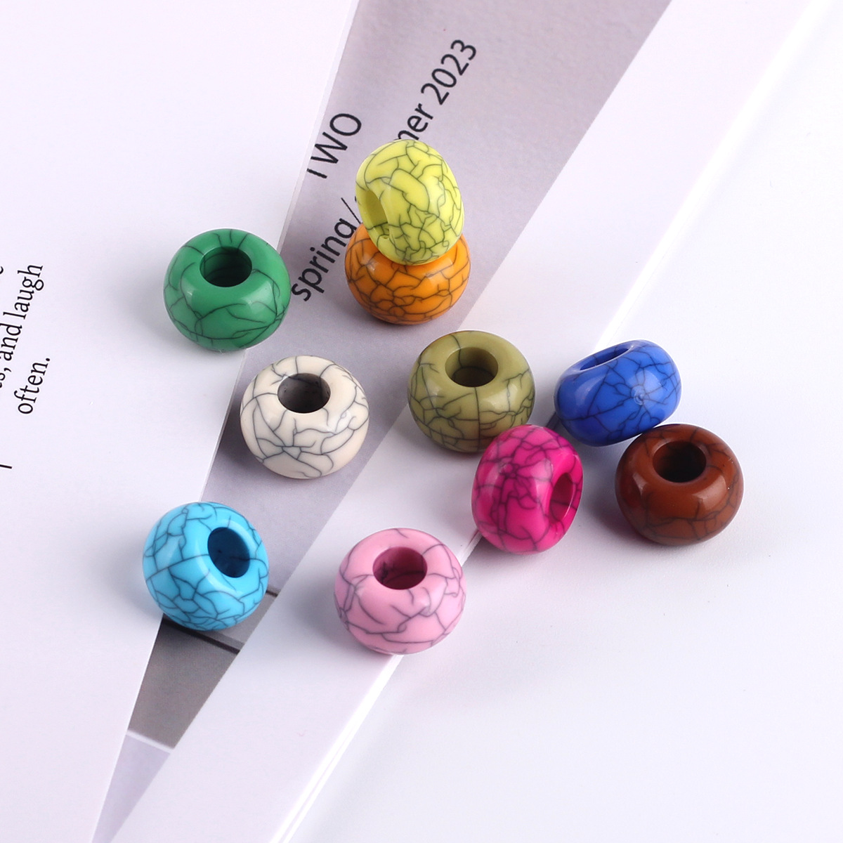 Macroporous cracked beads details Picture