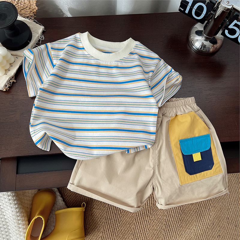 New Korean-style striped printed T-shirt and workwear-style shorts summer two-piece set for children Item Picture
